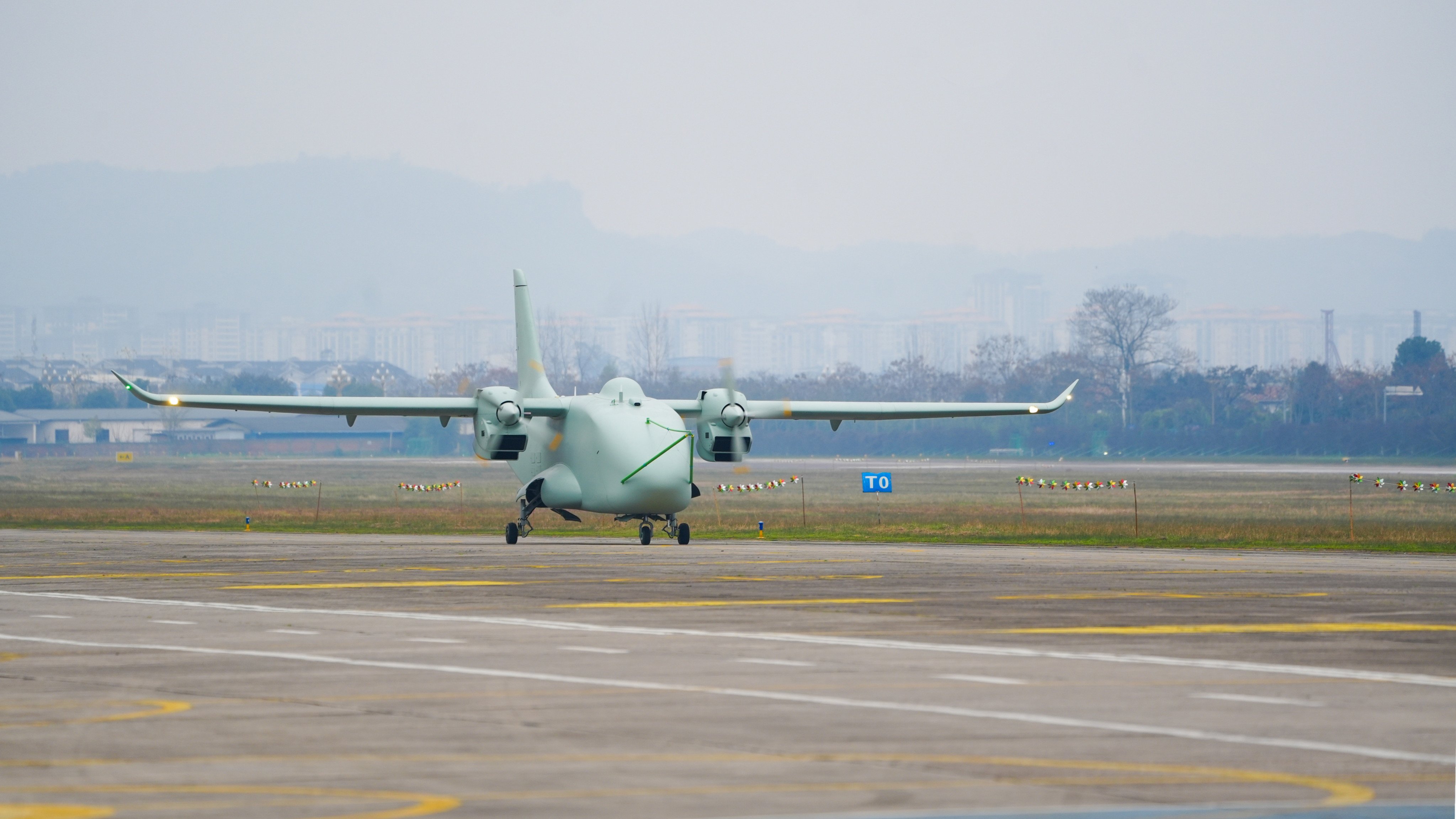 The YH-1000S pictured ahead of its maiden flight. Photo: Xinhua