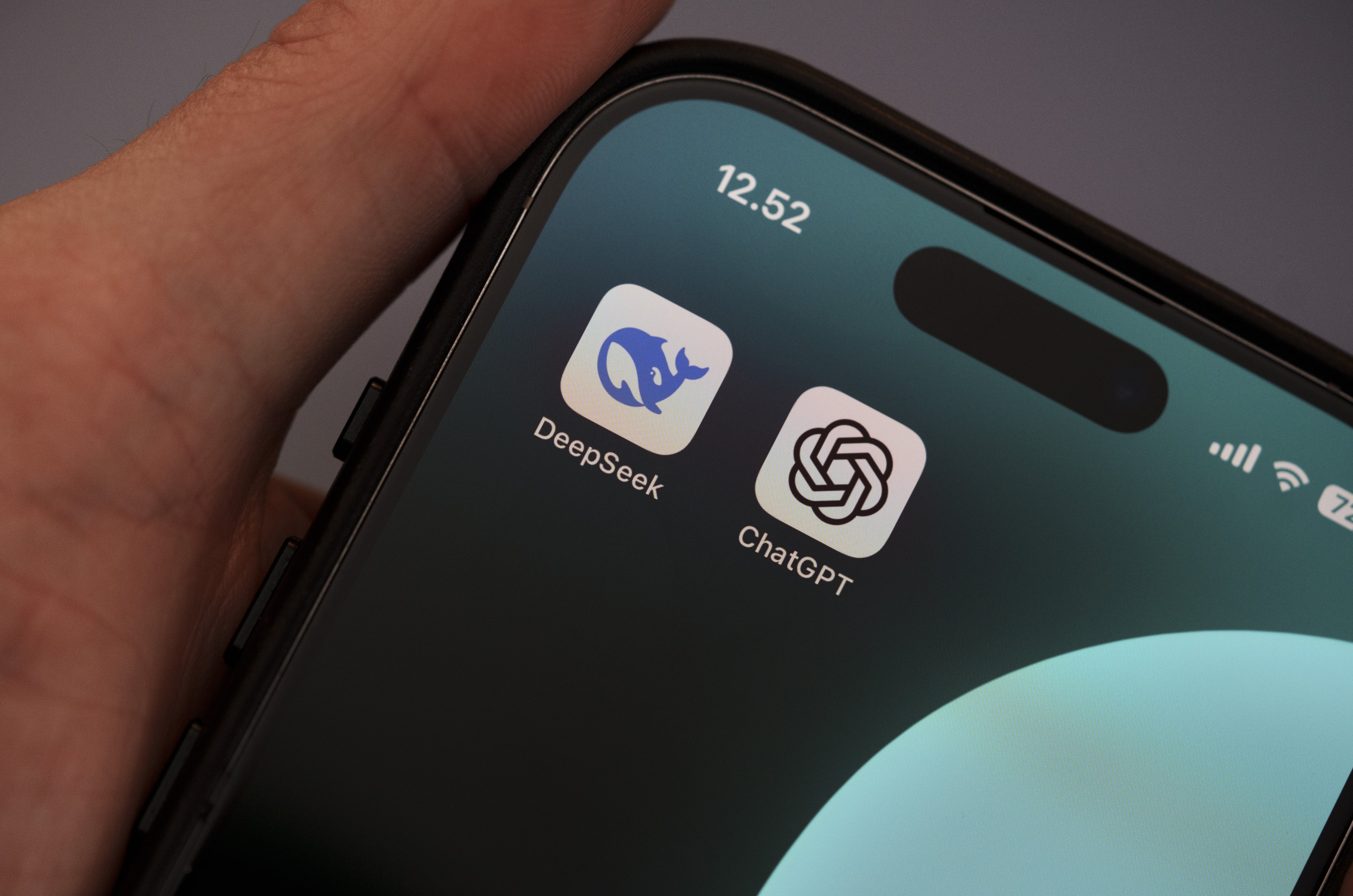 Several companies have been fined for posing as DeepSeek and OpenAI’s ChatGPT. Photo: EPA