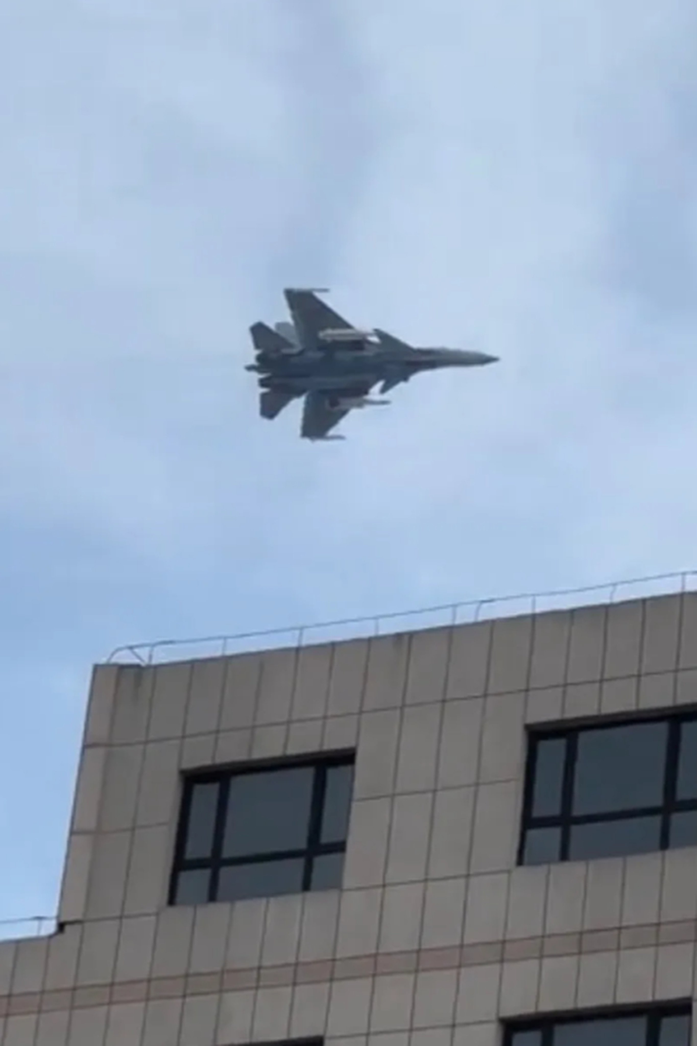 A PLA Navy J-15T appears to be equipped with two YJ-15s in a highly operational configuration. Photo: Guancha.cn