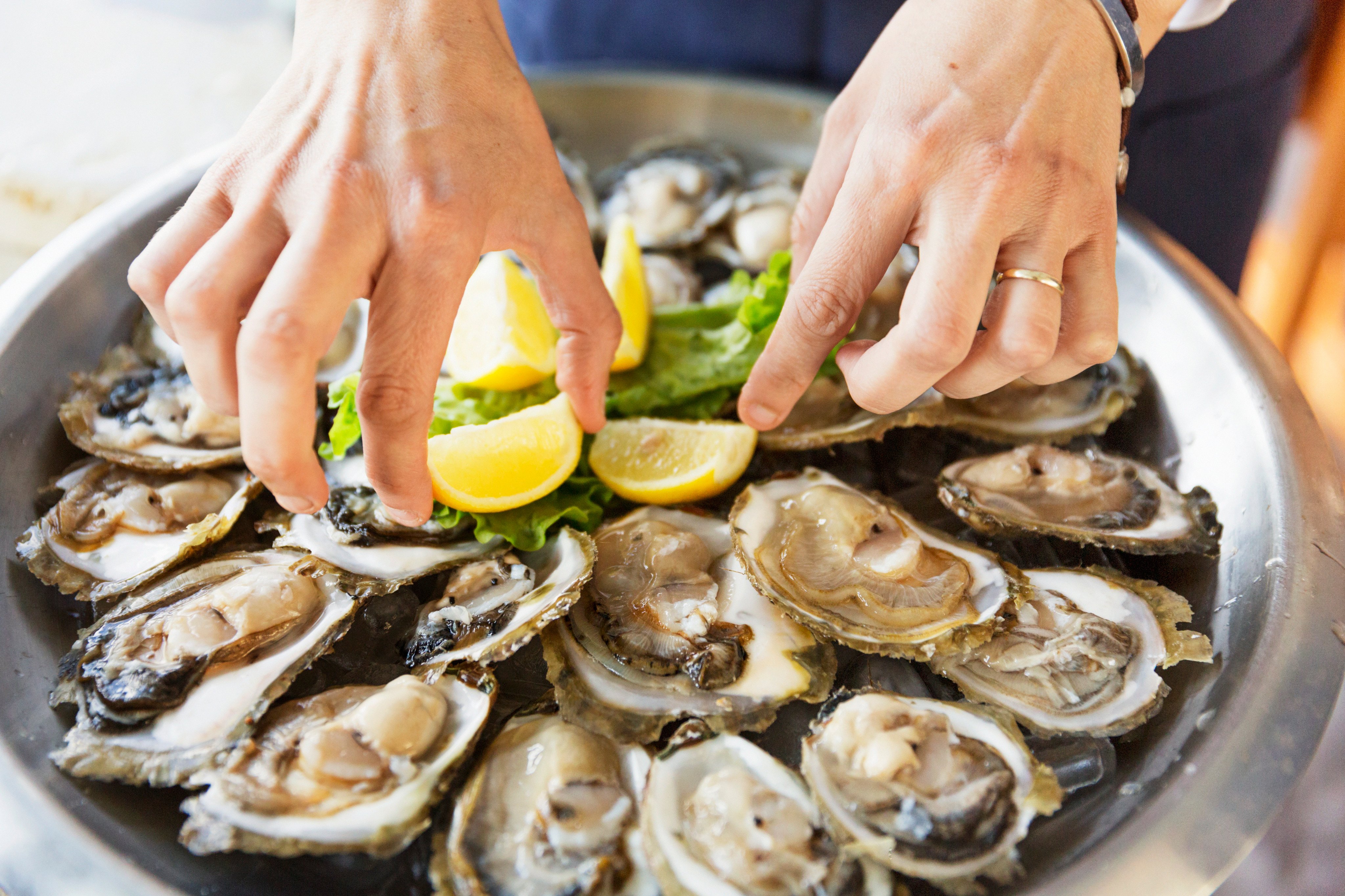 scmp.com - Lo Hoi-ying - Hong Kong food poisoning cases linked to raw oysters spike to 27 in 1 week