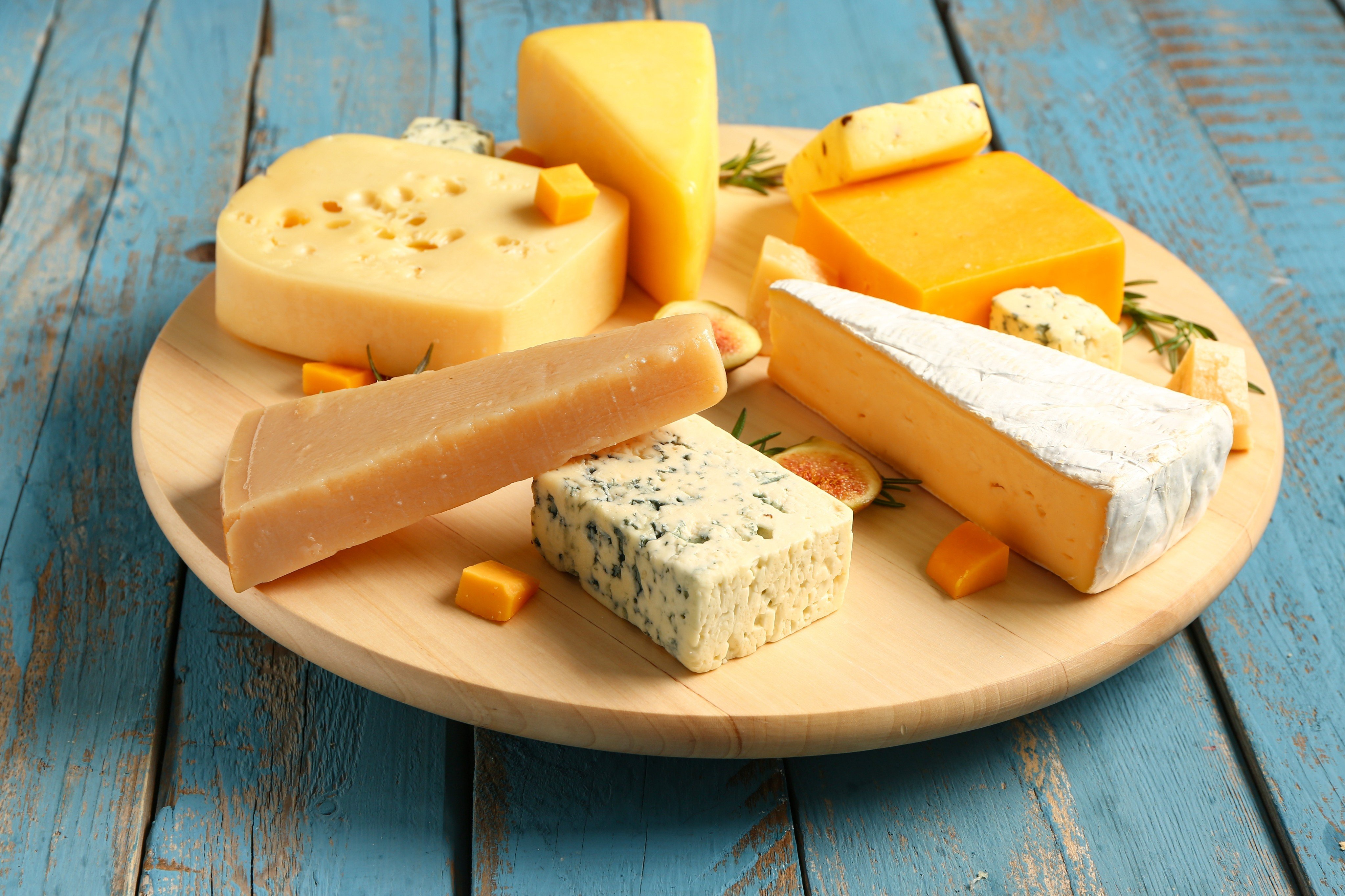 A study suggests that high-fat dairy products, such as cheese, may lower dementia risk. Quality fats are crucial for brain health and function. Photo: Shutterstock