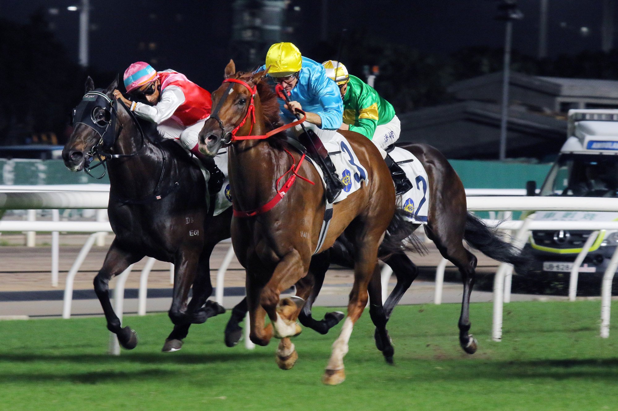 Wunderbar quickens up well to win at Sha Tin in June.