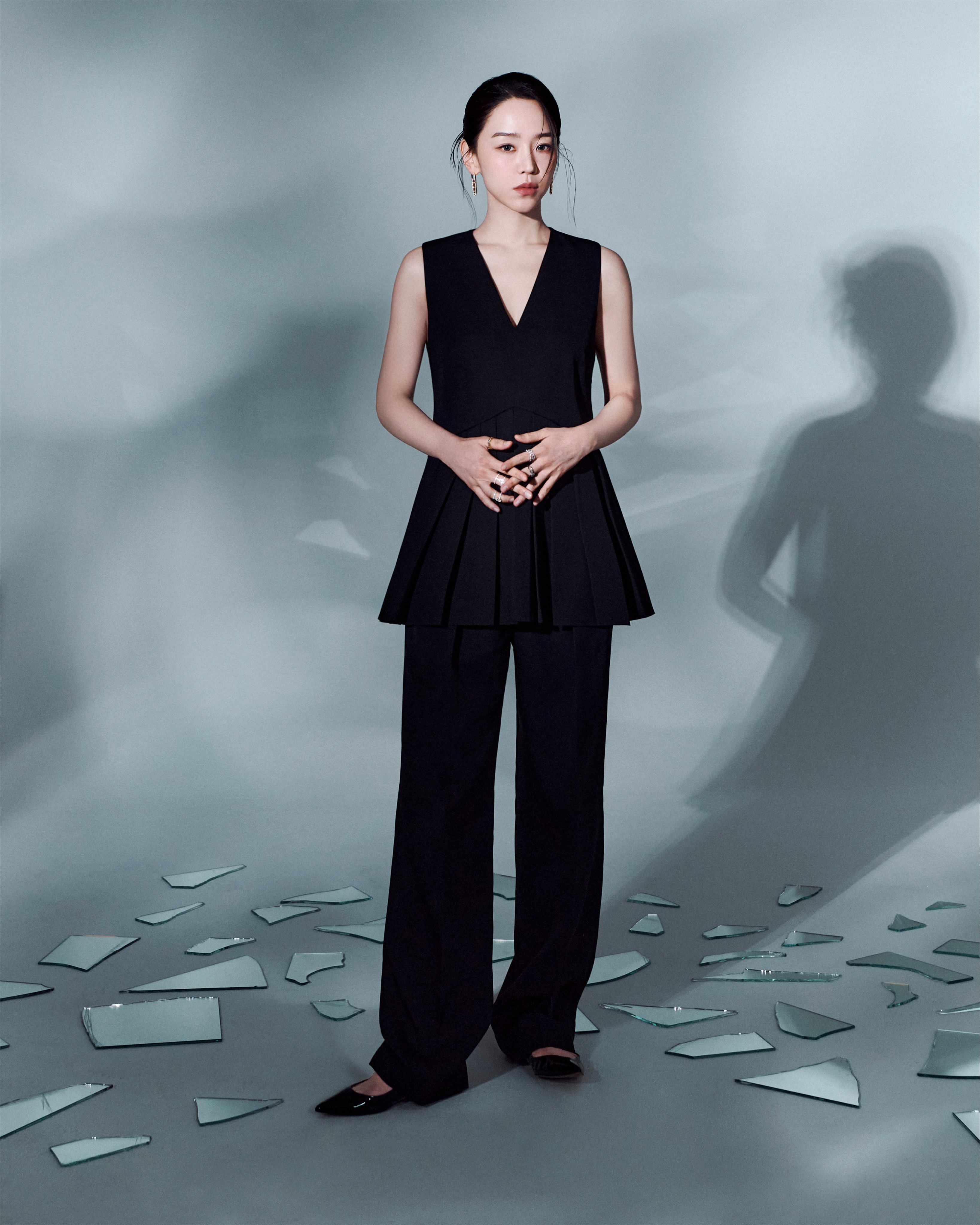 Korean actress Shin Hye-sun is currently starring in the K-drama series The Art of Sarah. We examine Shin’s rise from audition rejections to K-drama stardom. Photo: Netflix