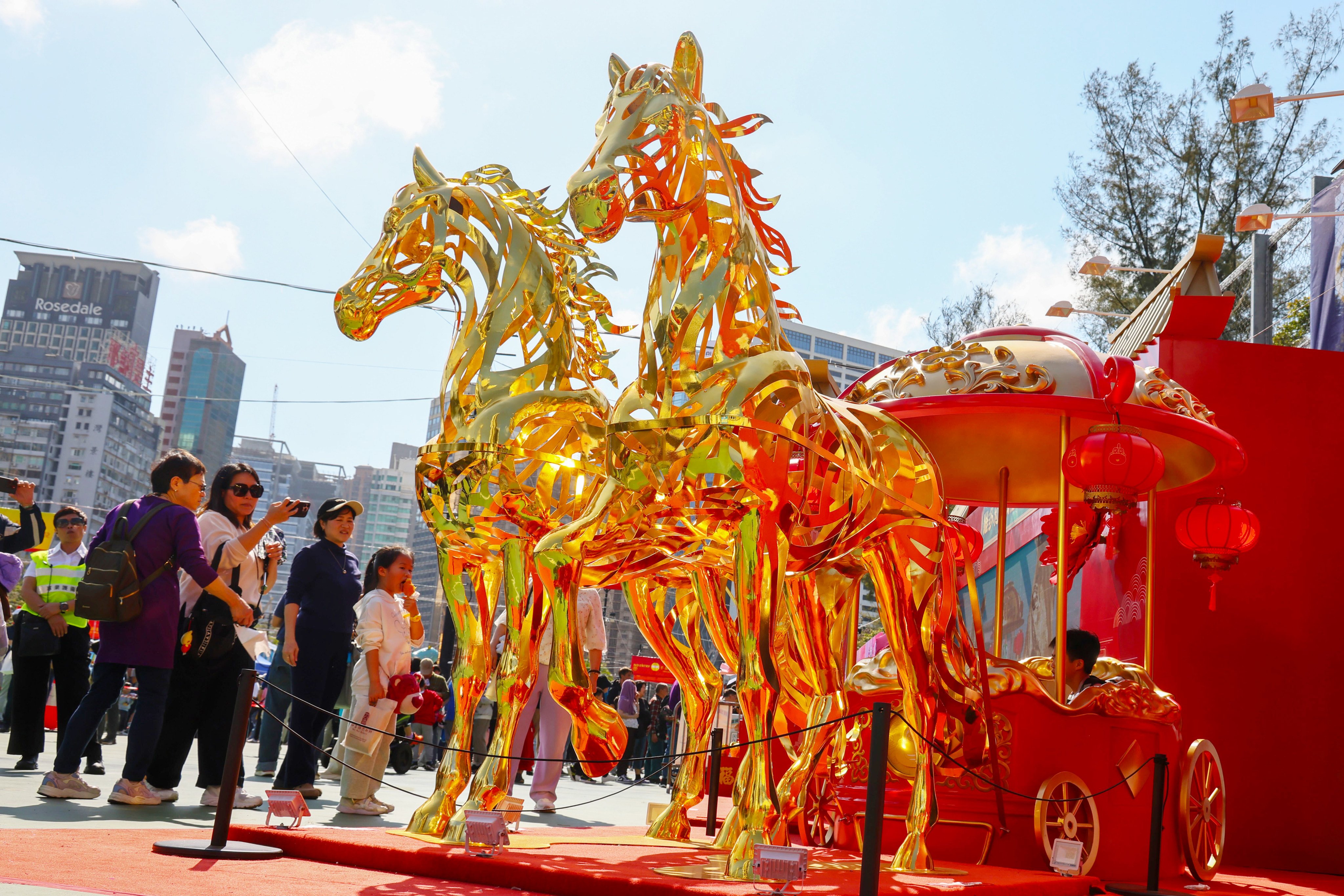Hong Kong anticipates its warmest Lunar New Year’s Eve since 1884, with temperatures expected to reach 28 degrees Celsius. Photo: Dickson Lee