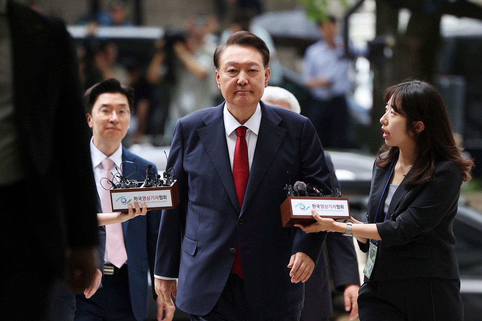 Former South Korean president Yoon Suk-yeol arrives at the Seoul Central District Court for a hearing on a special prosecutor’s request for his arrest warrant, on July 9, 2025. Photo: AP