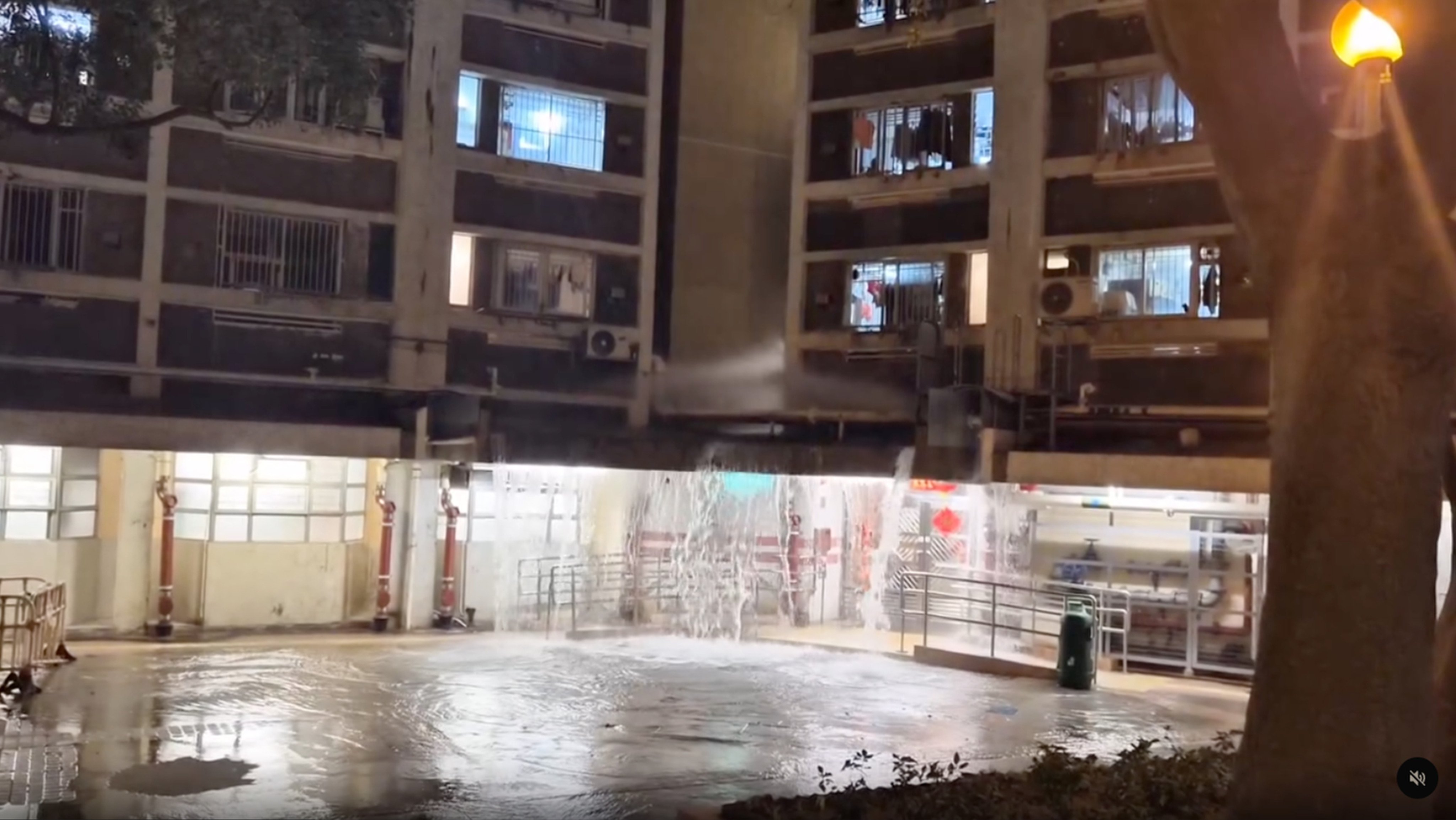 A clip circulating online showed water gushing out from pipes and pouring to the ground at Hei Wah House. Photo: Handout