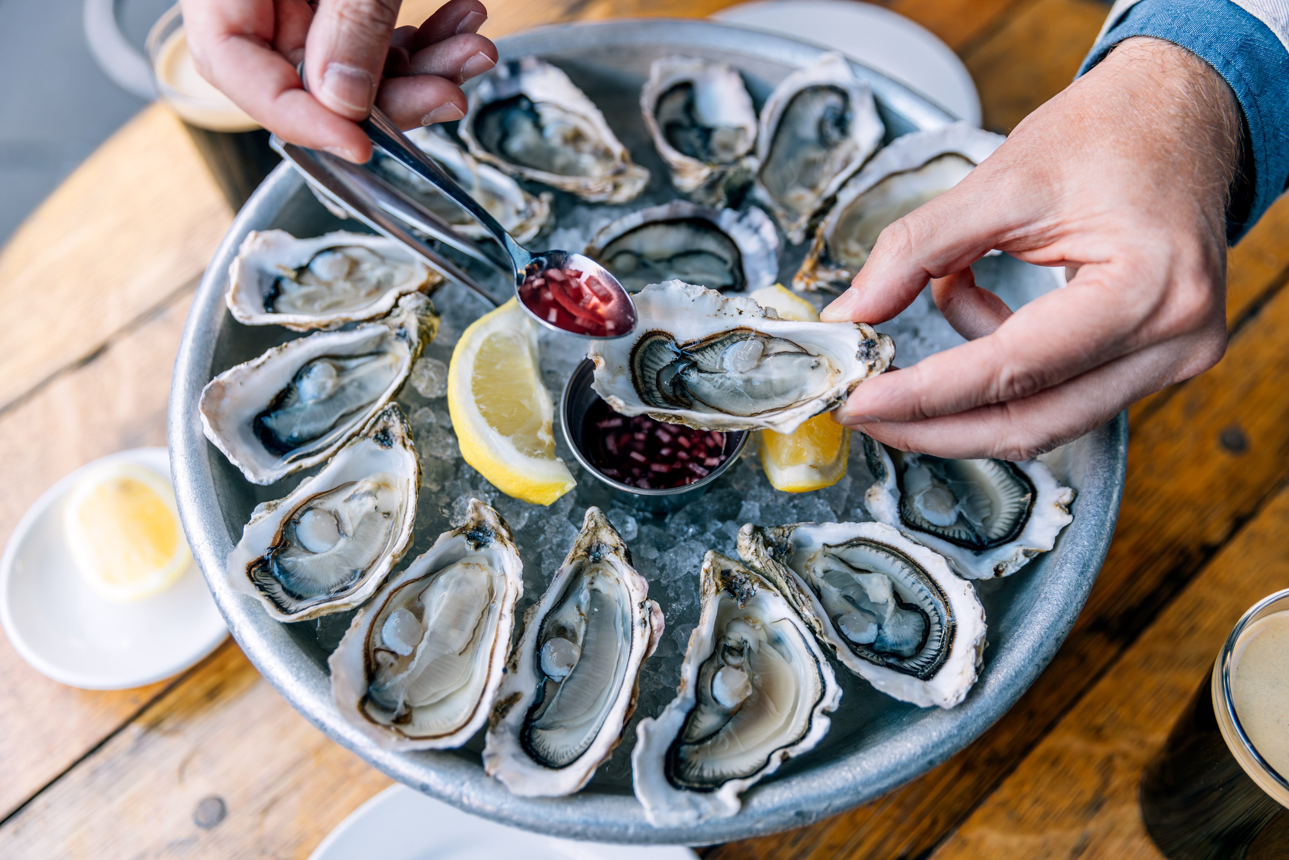 Hongkongers have been urged to avoid eating raw oysters and other raw seafood as the city hits peak norovirus season. Photo: Getty Images