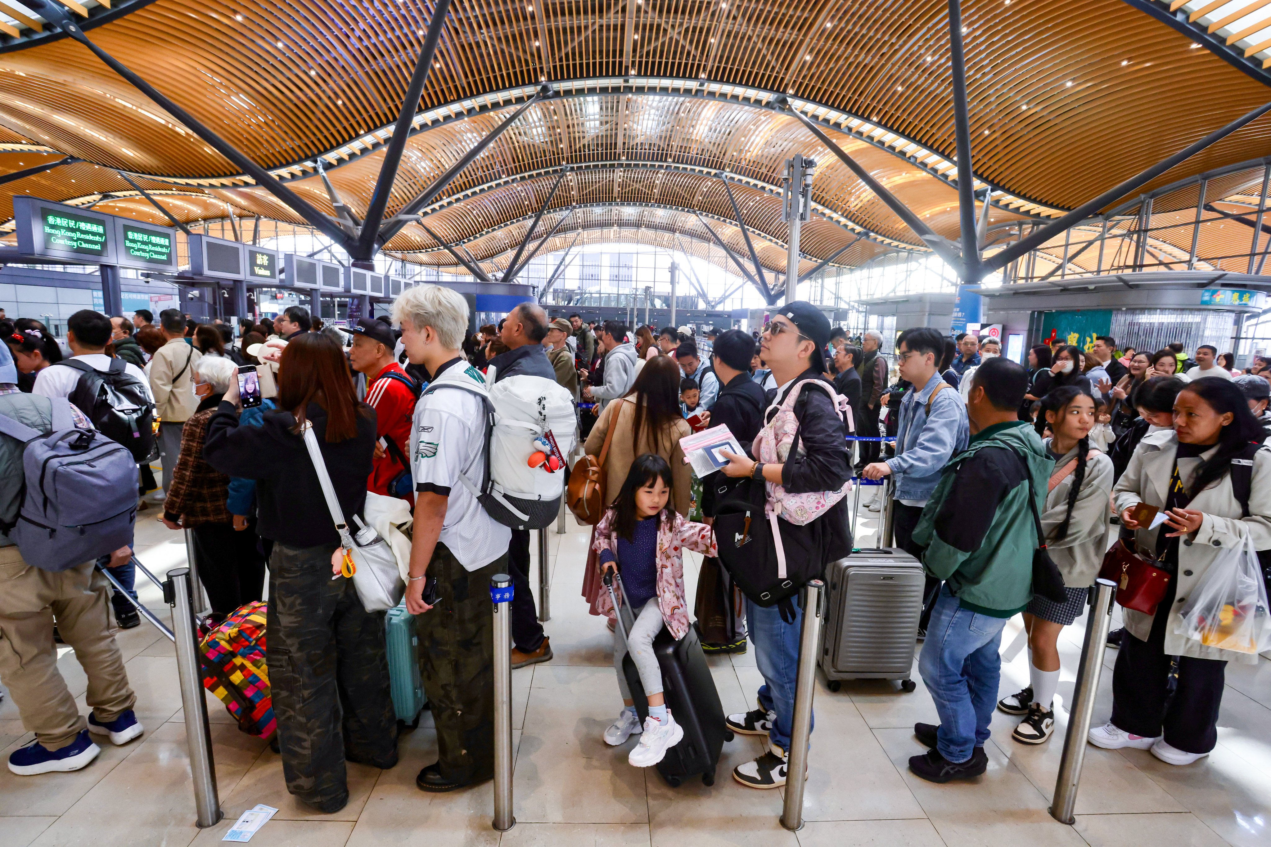 scmp.com - Wynna Wong - Hongkongers make 1.4 million outbound trips over Lunar New Year break
