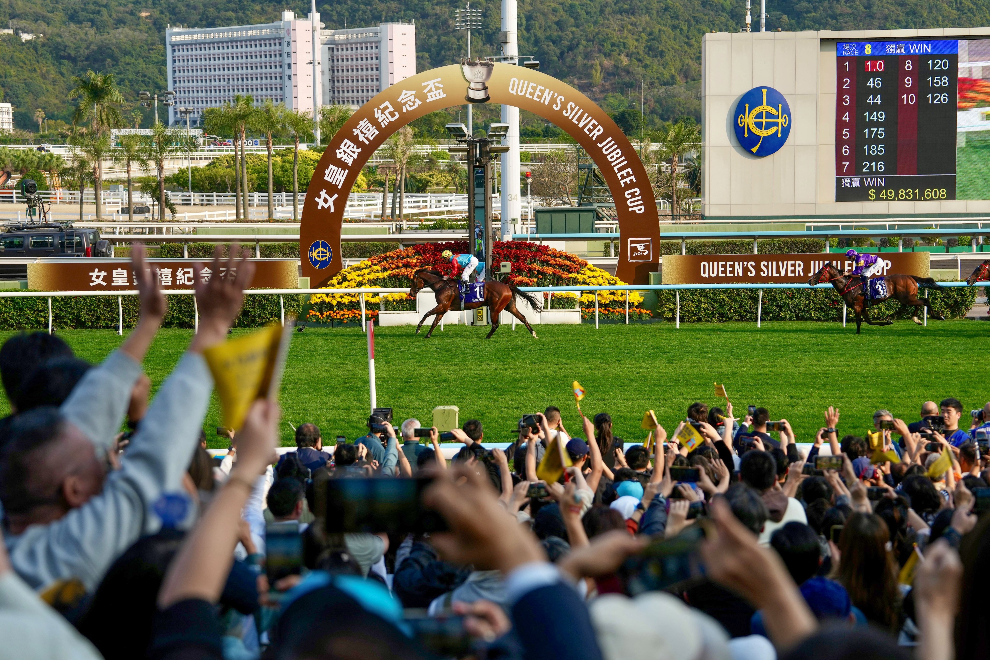 Ka Ying Rising wins the Queen’s Silver Jubilee Cup at Sha Tin. Photo: Sam Tsang
