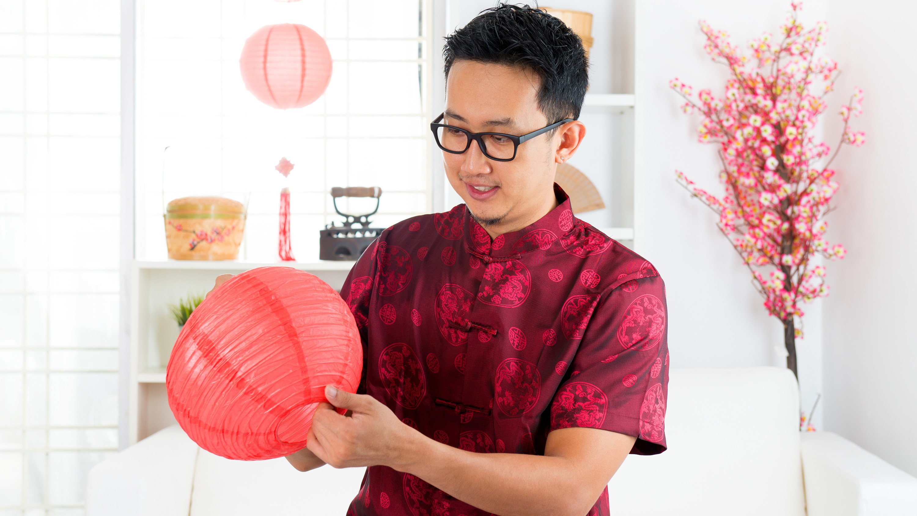 Many young people in China spent this year’s Spring Festival in their rented flats to enjoy freedom and avoid nosy relatives. The choice is also influenced by the high cost and difficulty of travelling home. Photo: Shutterstock