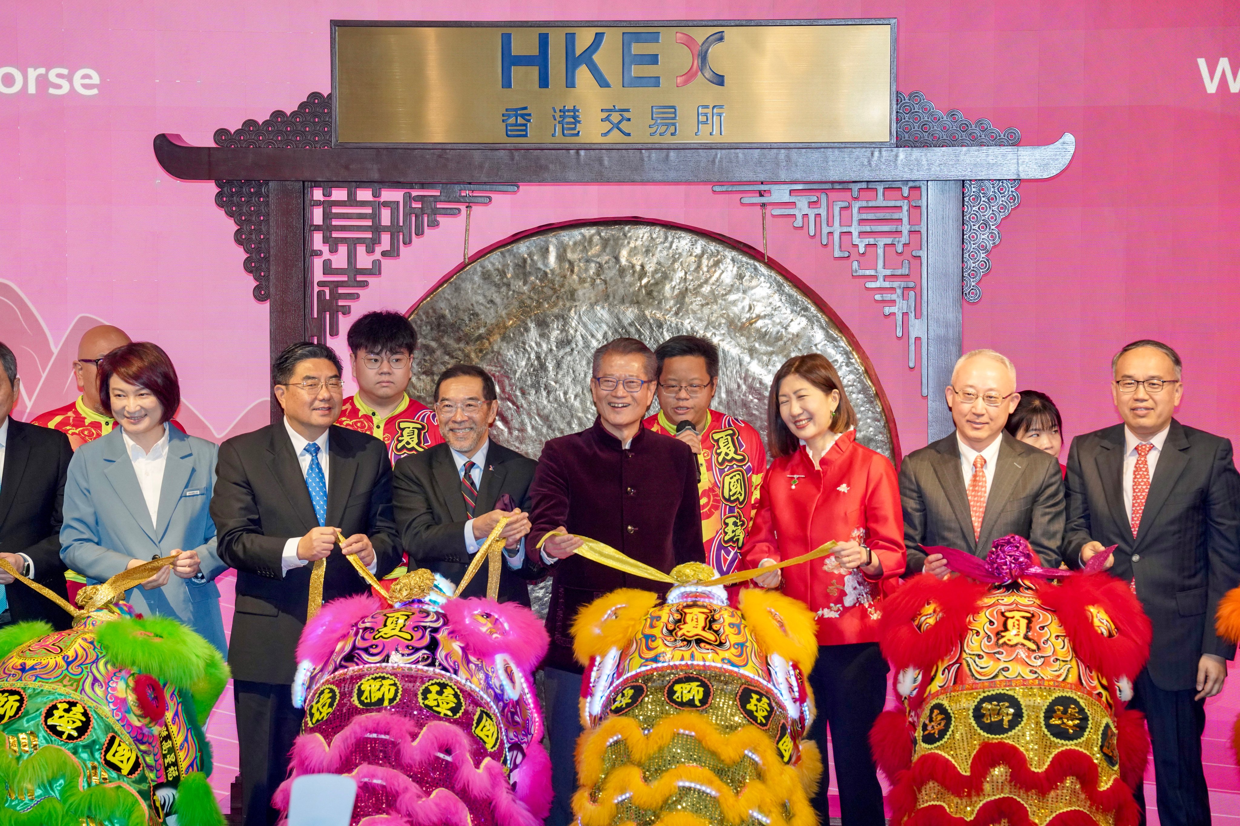Hong Kong government officials celebrate the Chinese New Year Market Open Celebration at HKEX in Central on February 20, 2026. Photo: Karma Lo