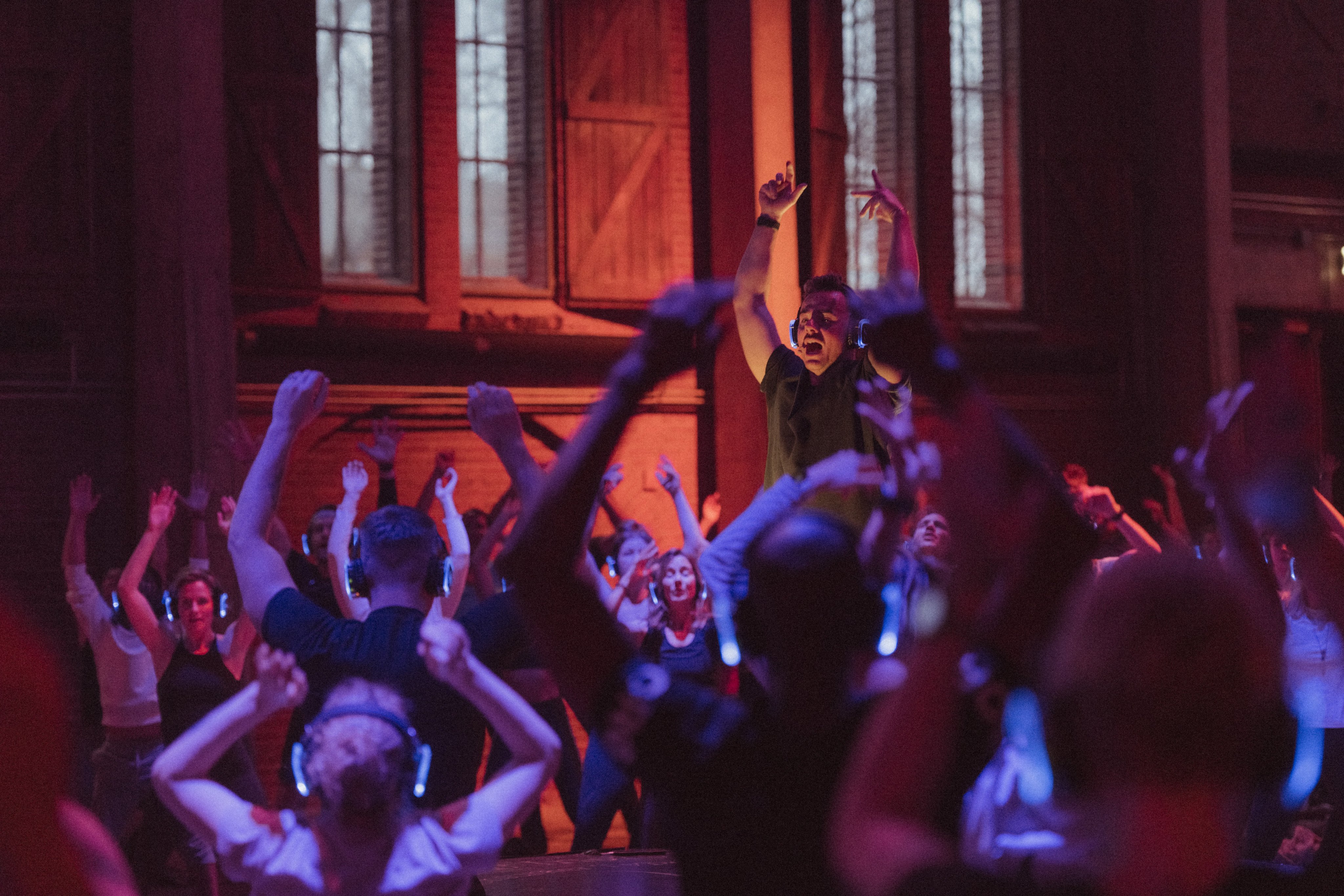 Luuk Melisse, a former dancer and founder of mindful movement community Sanctum, leads the Sanctum Frequency festival in Amsterdam in 2024. A new chapter is opening for the wellness industry, one that owes a lot to the euphoric rave culture of the 80s and 90s.
Photo: Sanctum