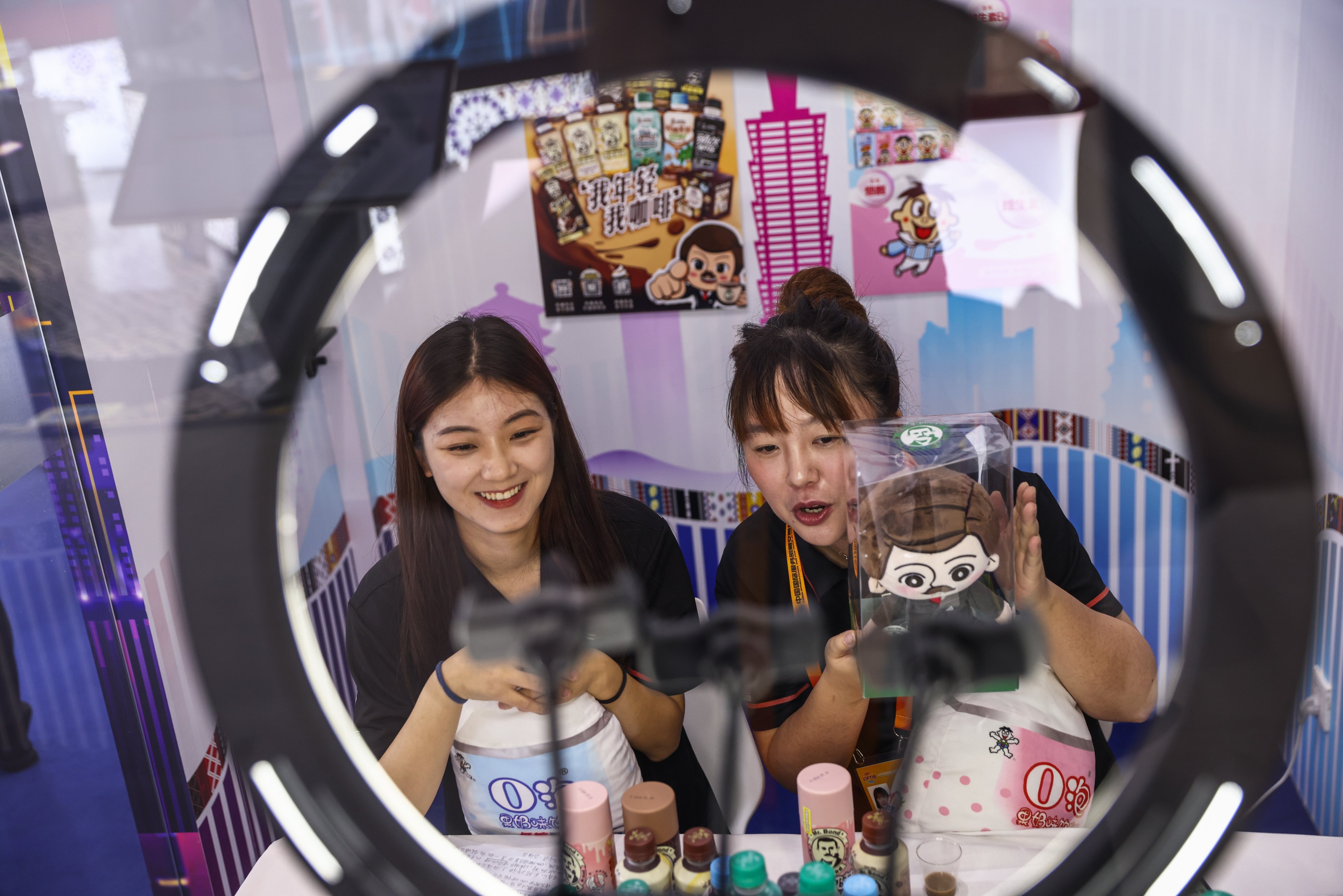 Many content creators are helping Chinese manufacturers expand their reach on overseas social media platforms. Photo: EPA-EFE