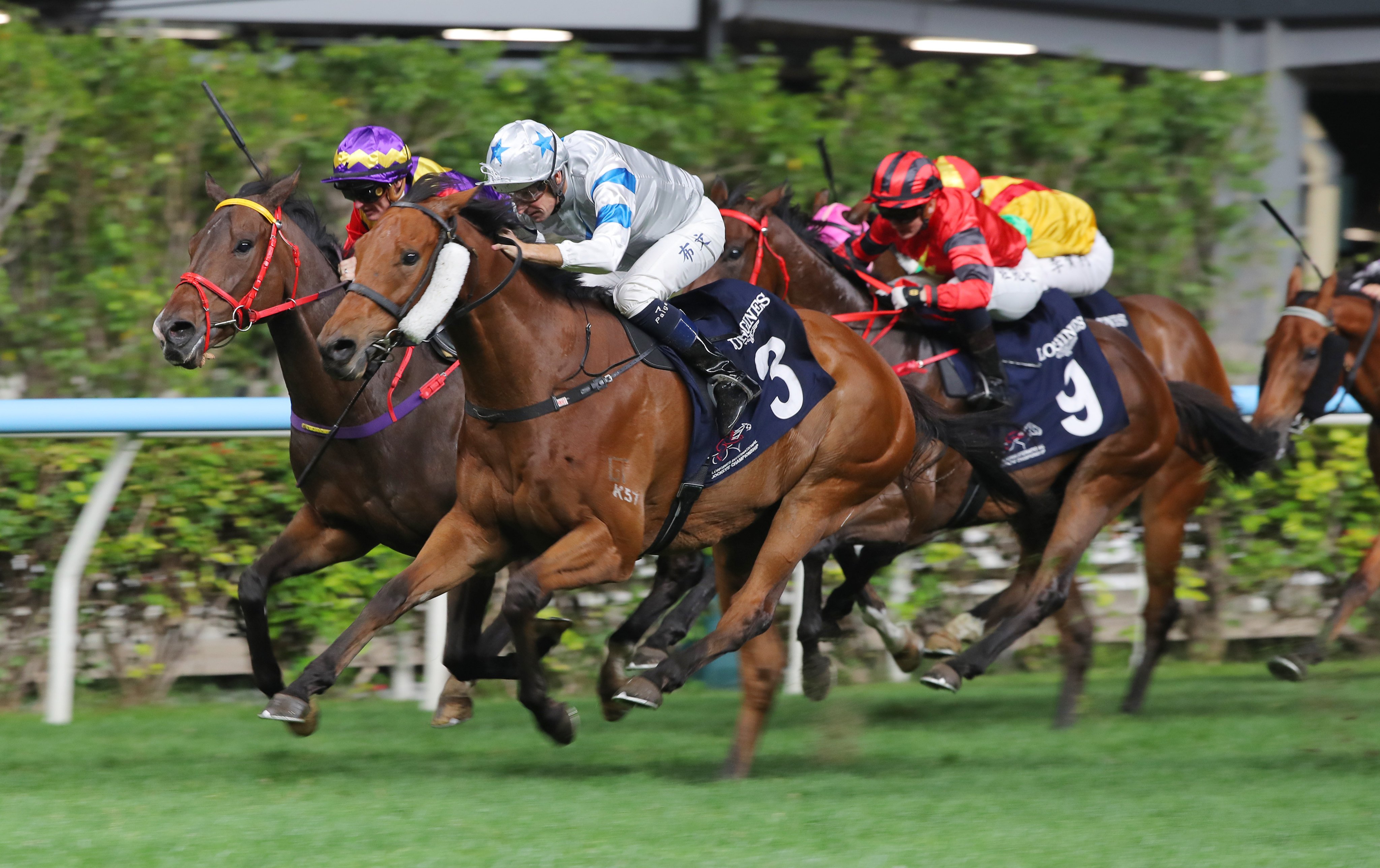 Hugh Bowman guides Silvery Breeze to victory on IJC night in December. Photos: Kenneth Chan