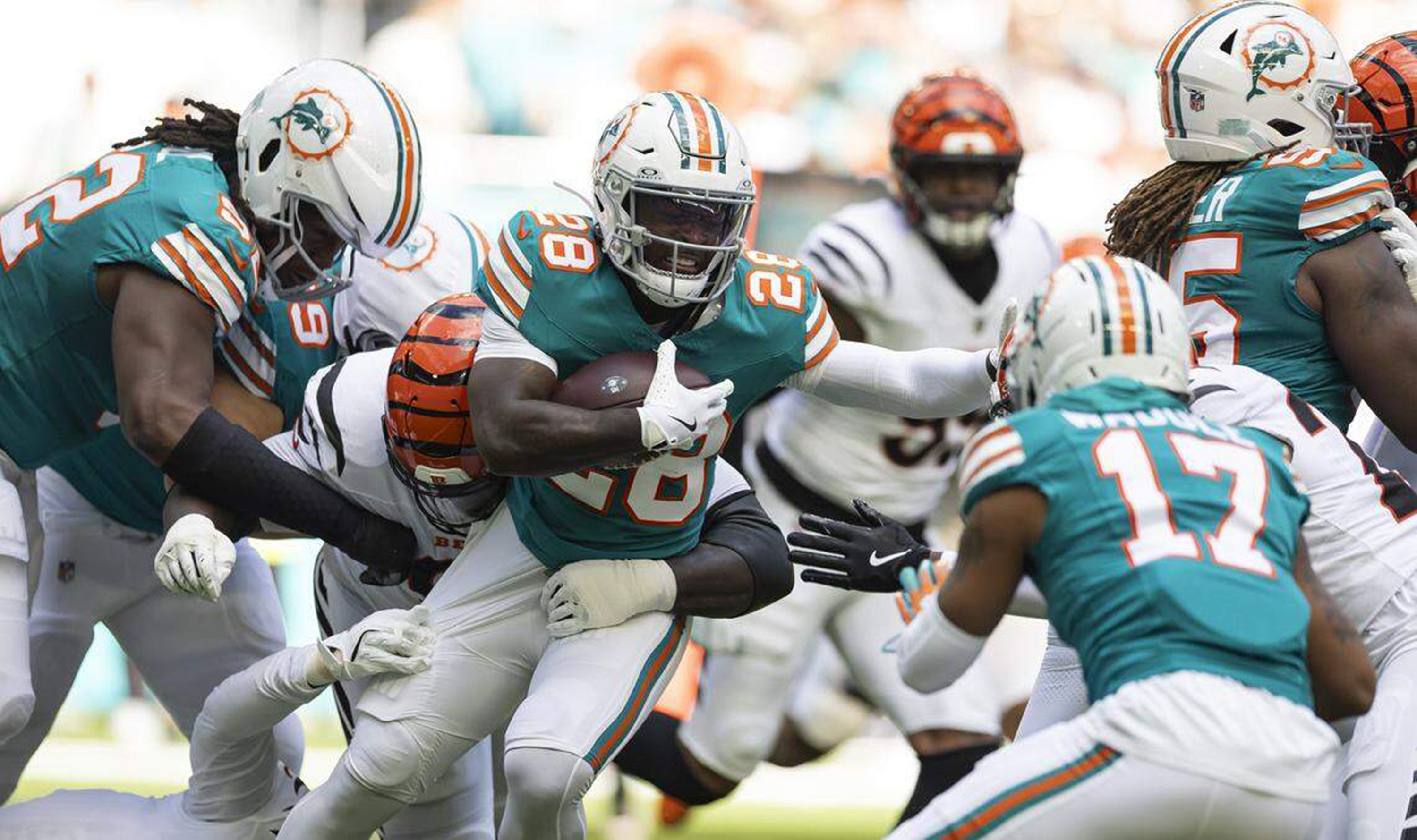 Miami Dolphins running back De’Von Achane (28) and his team in action against the Cincinnati Bengals at Hard Rock Stadium in Miami Gardens, Florida in December. Photo: TNS