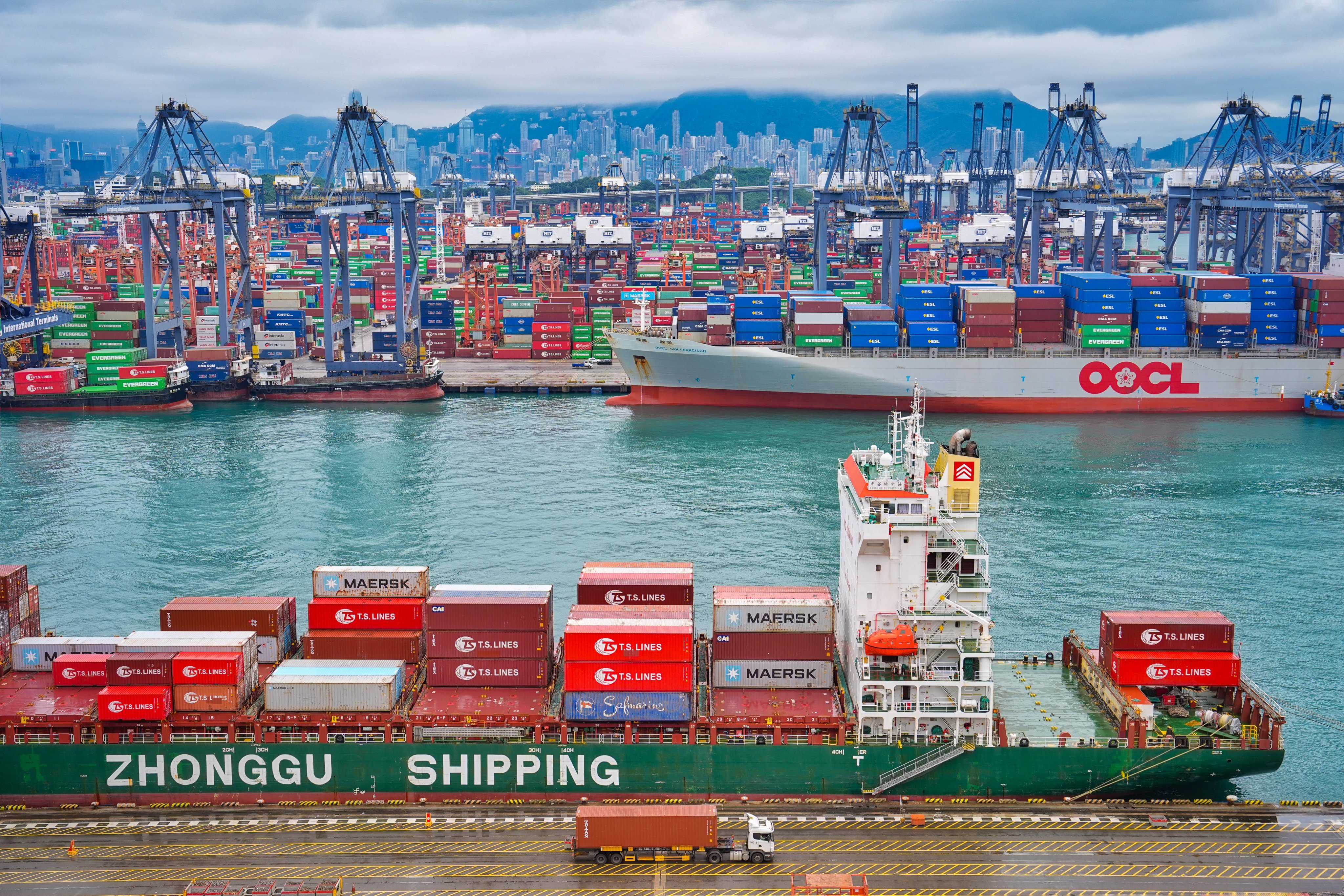 The Hong Kong association said on Tuesday it was still evaluating the war’s impact on ocean freight. Photo: Elson Li