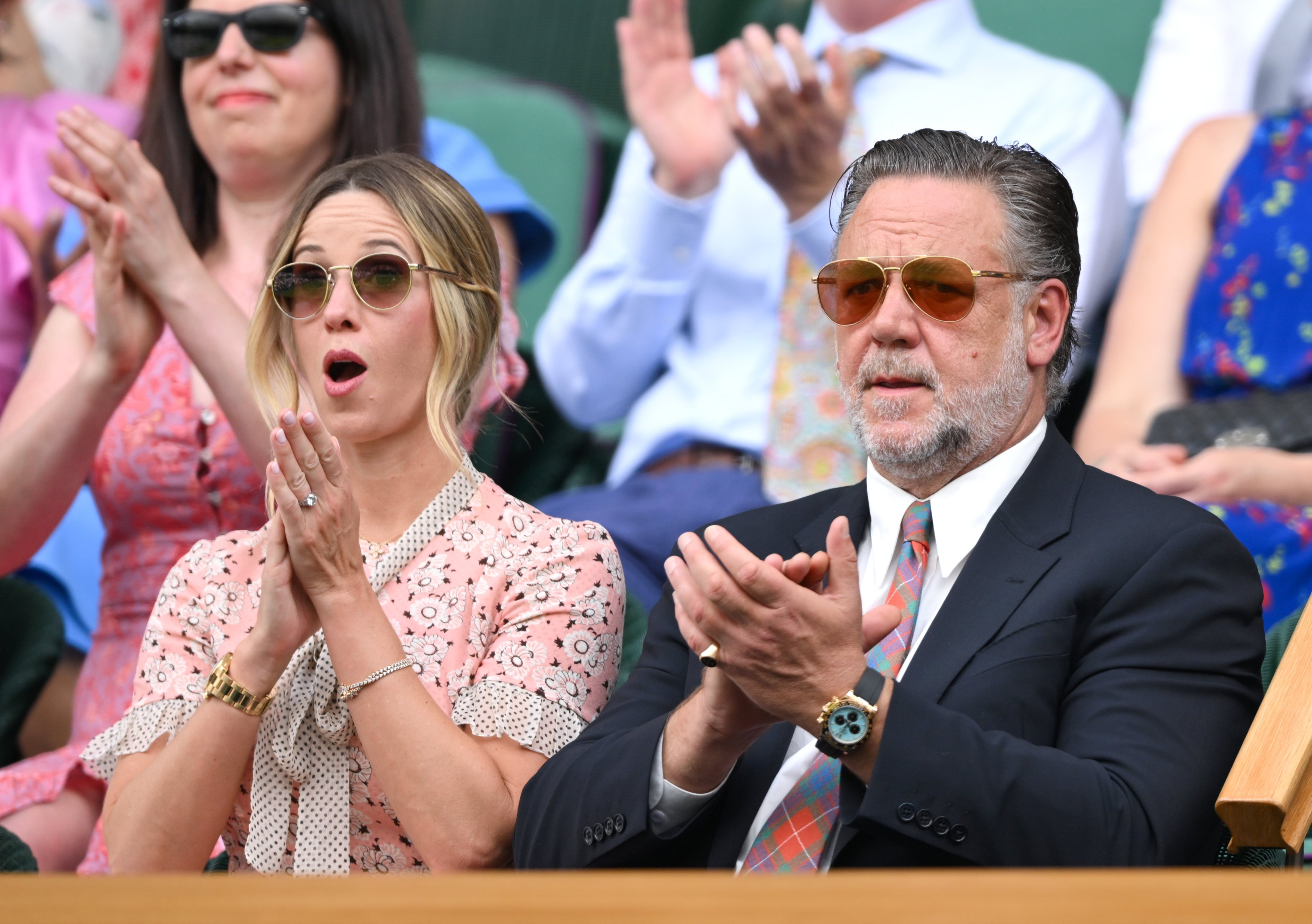 Russell Crowe, accompanied by his girlfriend Britney Theriot, was spotted wearing a Rolex Cosmograph Daytona “Tiffany” at Wimbledon last year. Photo: Getty Images