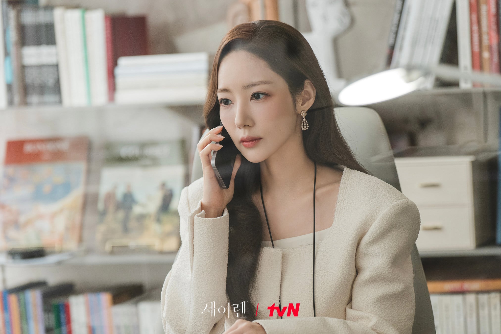 Park Min-young in a still from Siren’s Kiss, a soapy thriller about fine art, insurance fraud and mysterious deaths.