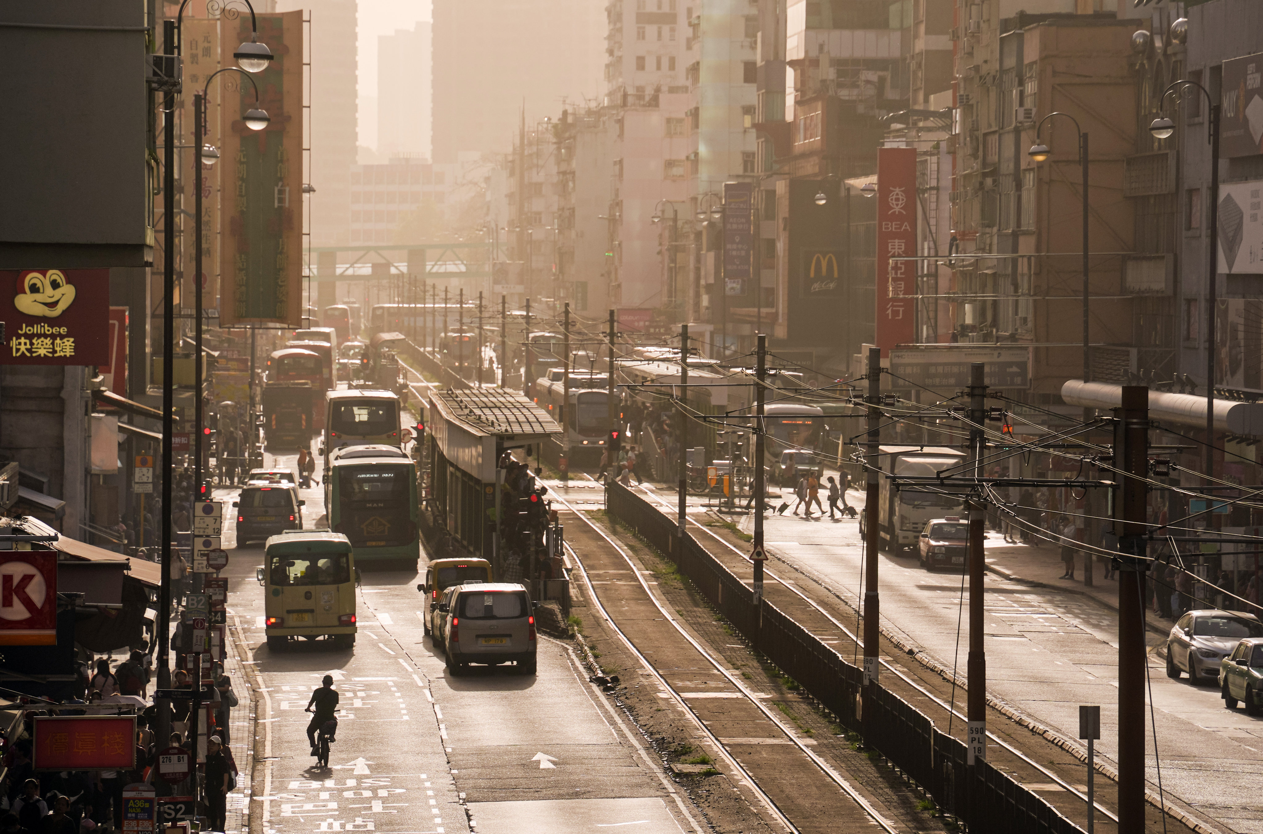 The bustling Castle Peak Road in Yuen Long is blanketed in smog on April 14, 2025. Photo: Eugene Lee