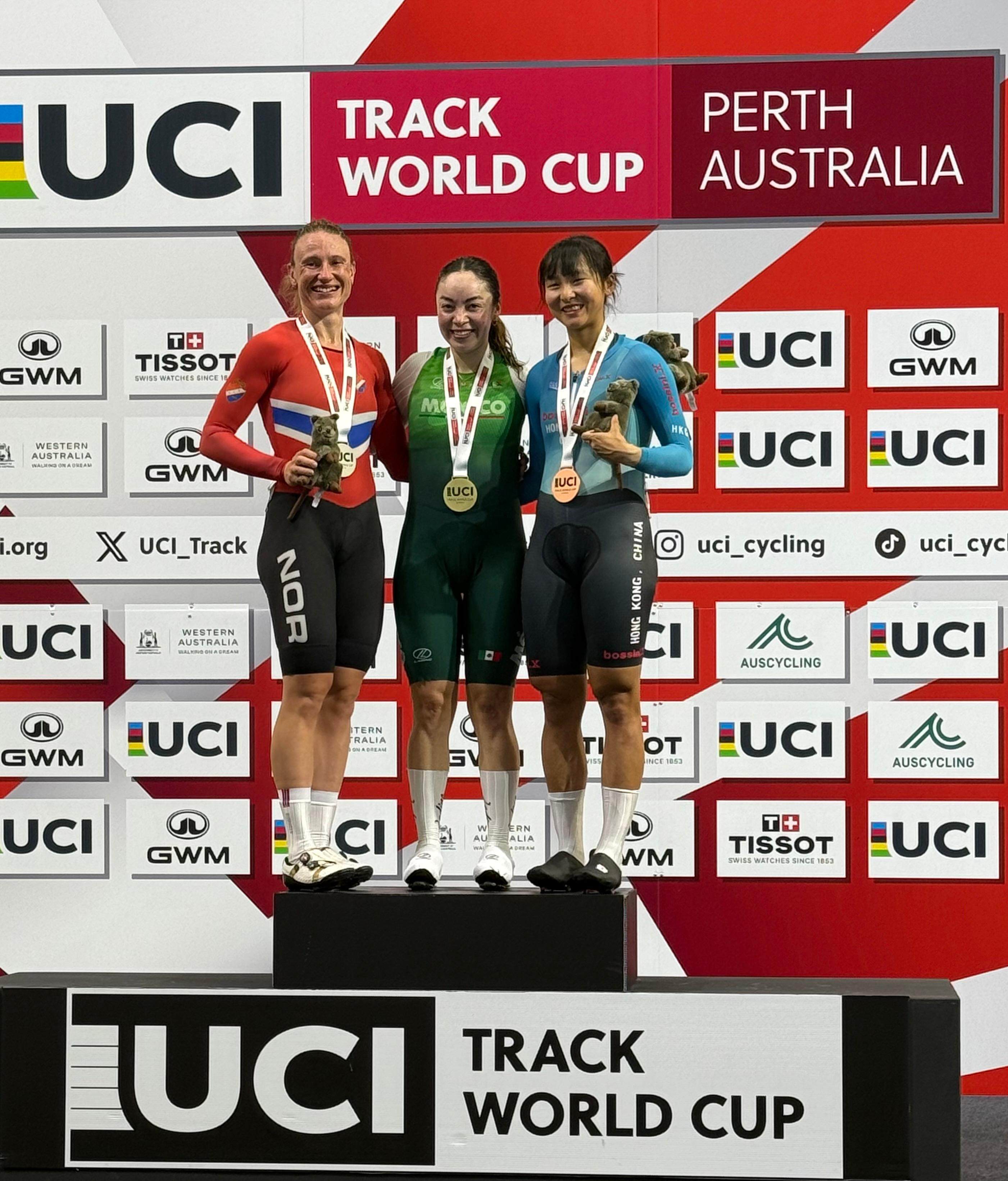 Ceci Lee on the podium with elimination race champion Yareli Acevedo Mendoza (centre) and silver medallist Anita Stenberg (left). Photo: CAHKC