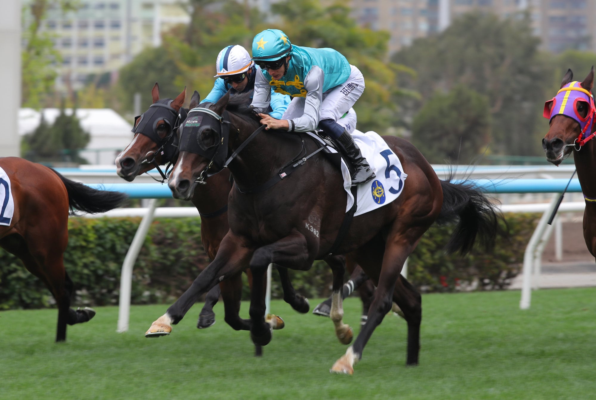 Harry Bentley boots home All round winner.