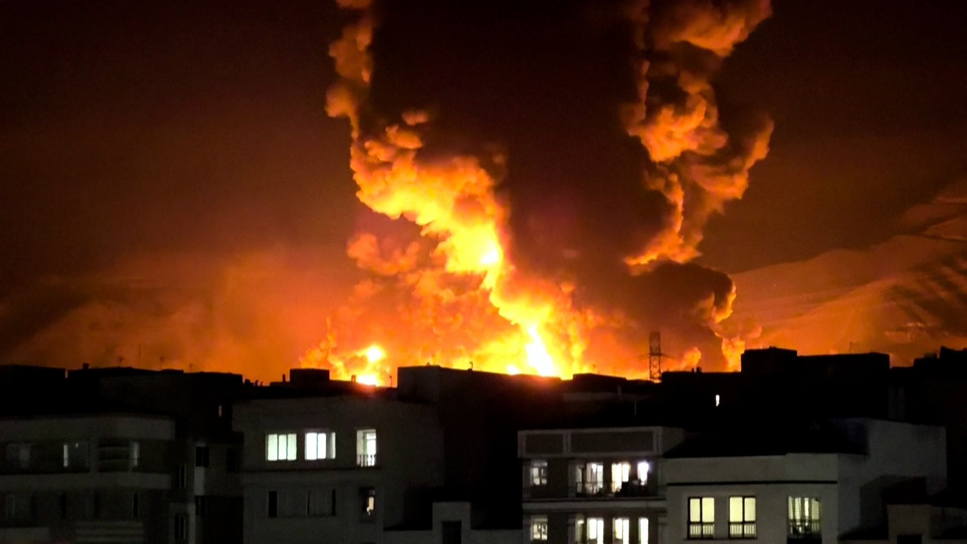 US-Israeli strikes hit oil storage facility in Tehran