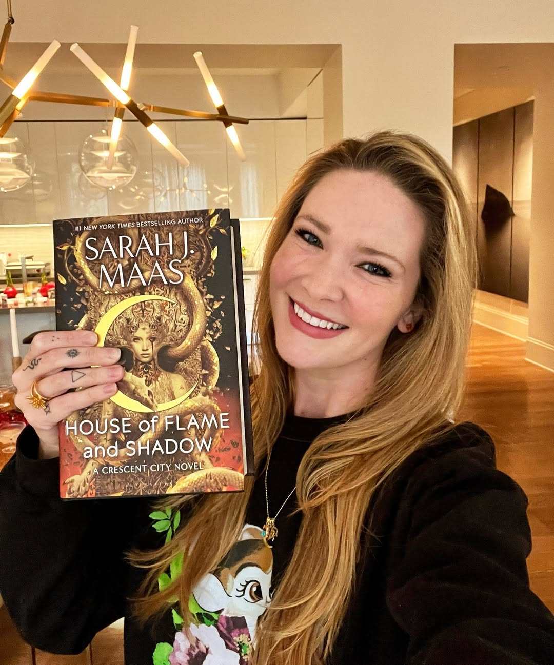 Sarah J. Maas has exciting news for her fans: two new books in her best-selling romantasy series. Photo: @sarahjmaas/Instagram