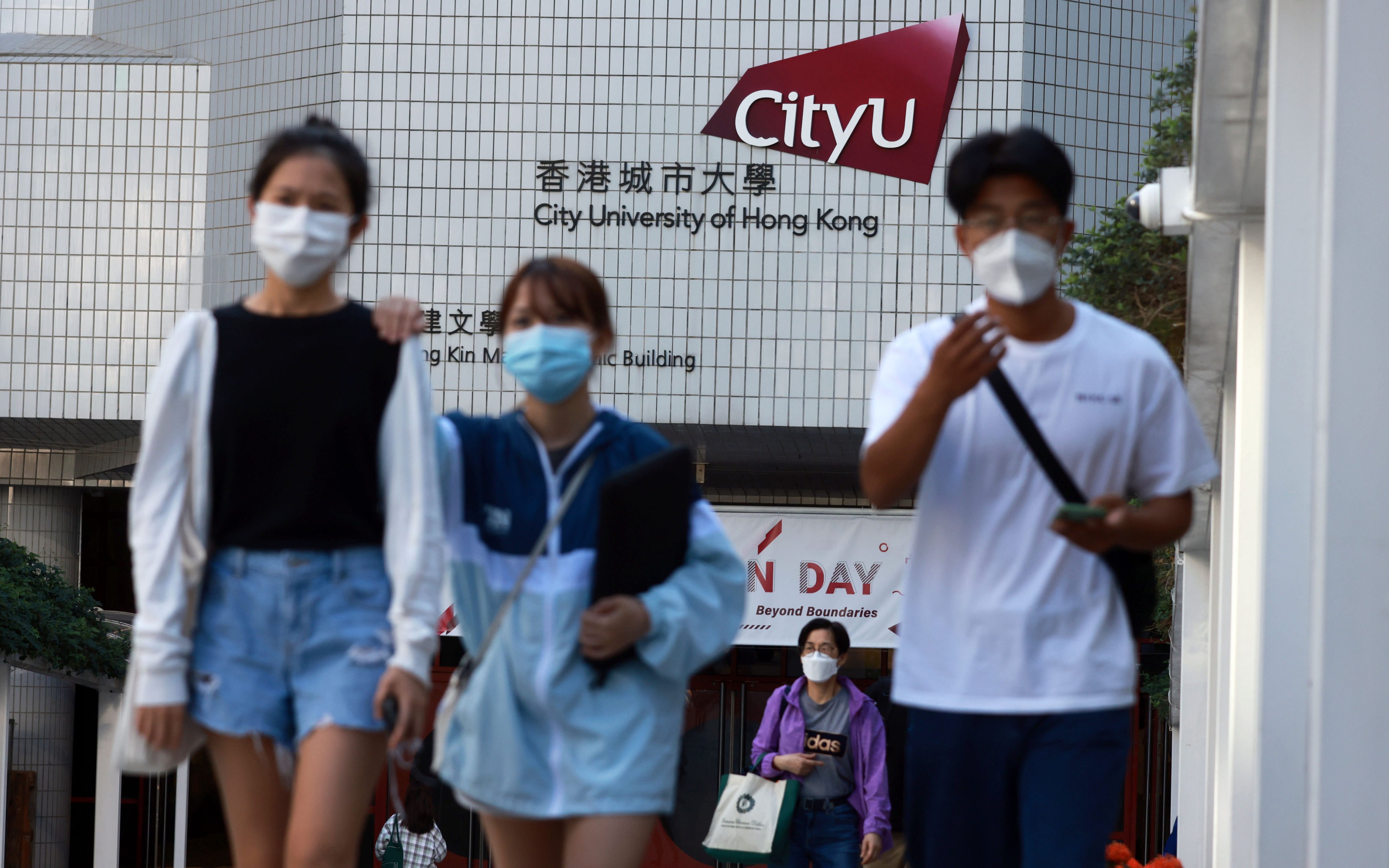 A CityU professor has been convicted of offering HK$1,000 bribe. Photo: May Tse