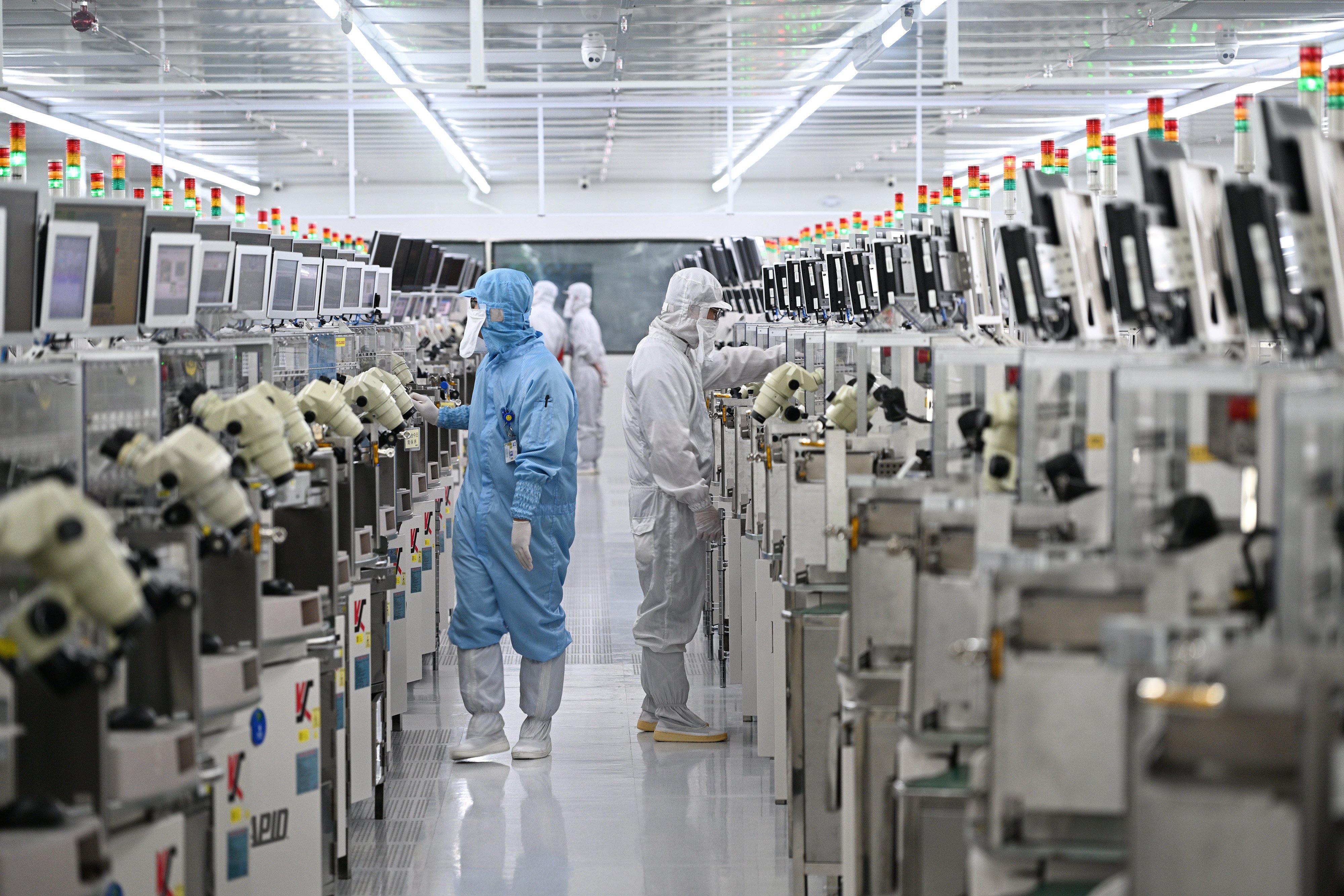 Workers at a Chinese chipmaker. Photo: VCG via Getty Images