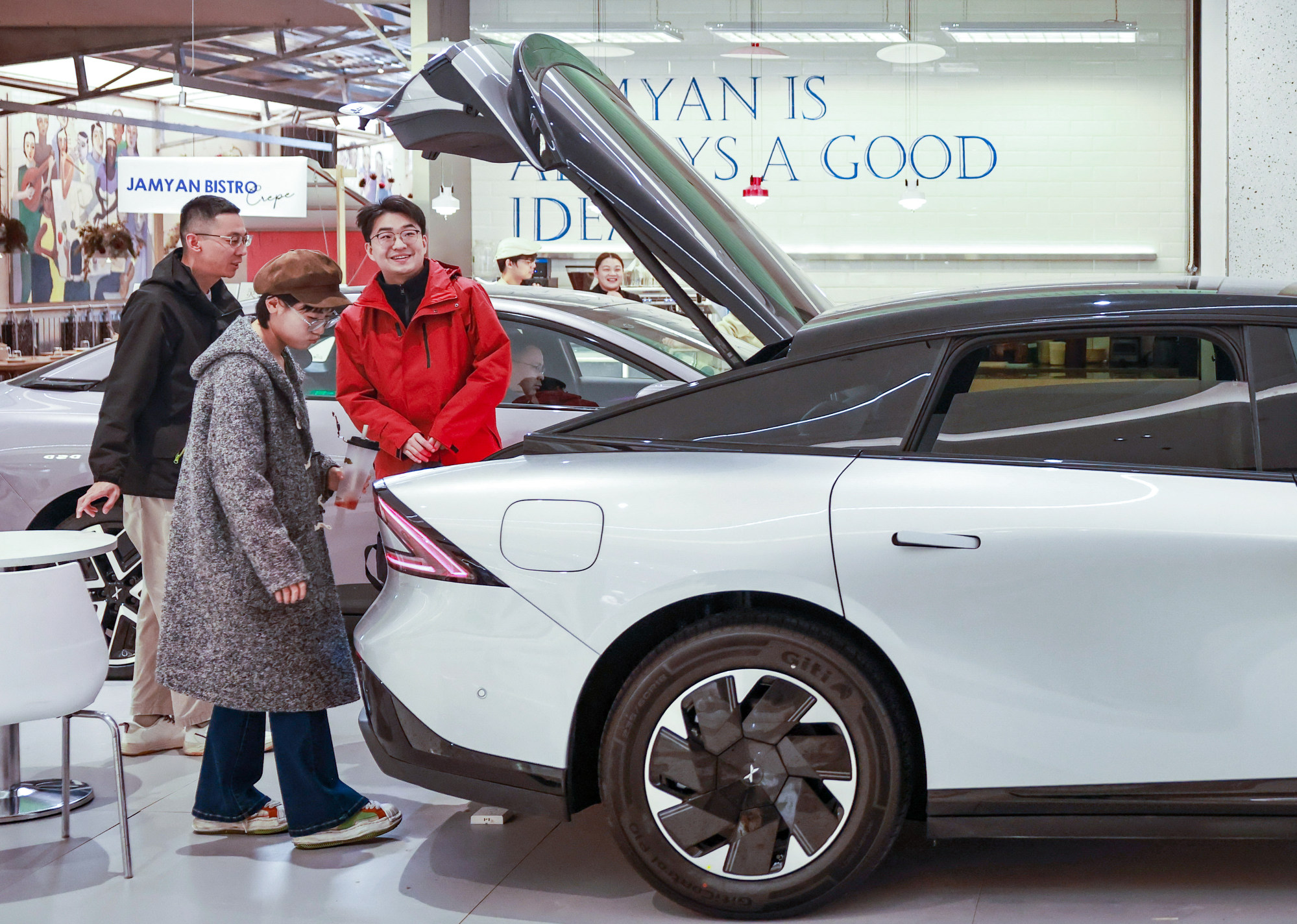 In the early days of China's EV market, foreign and domestic brands opened mall showrooms to build credibility and visibility. Xinhua-Yonhap