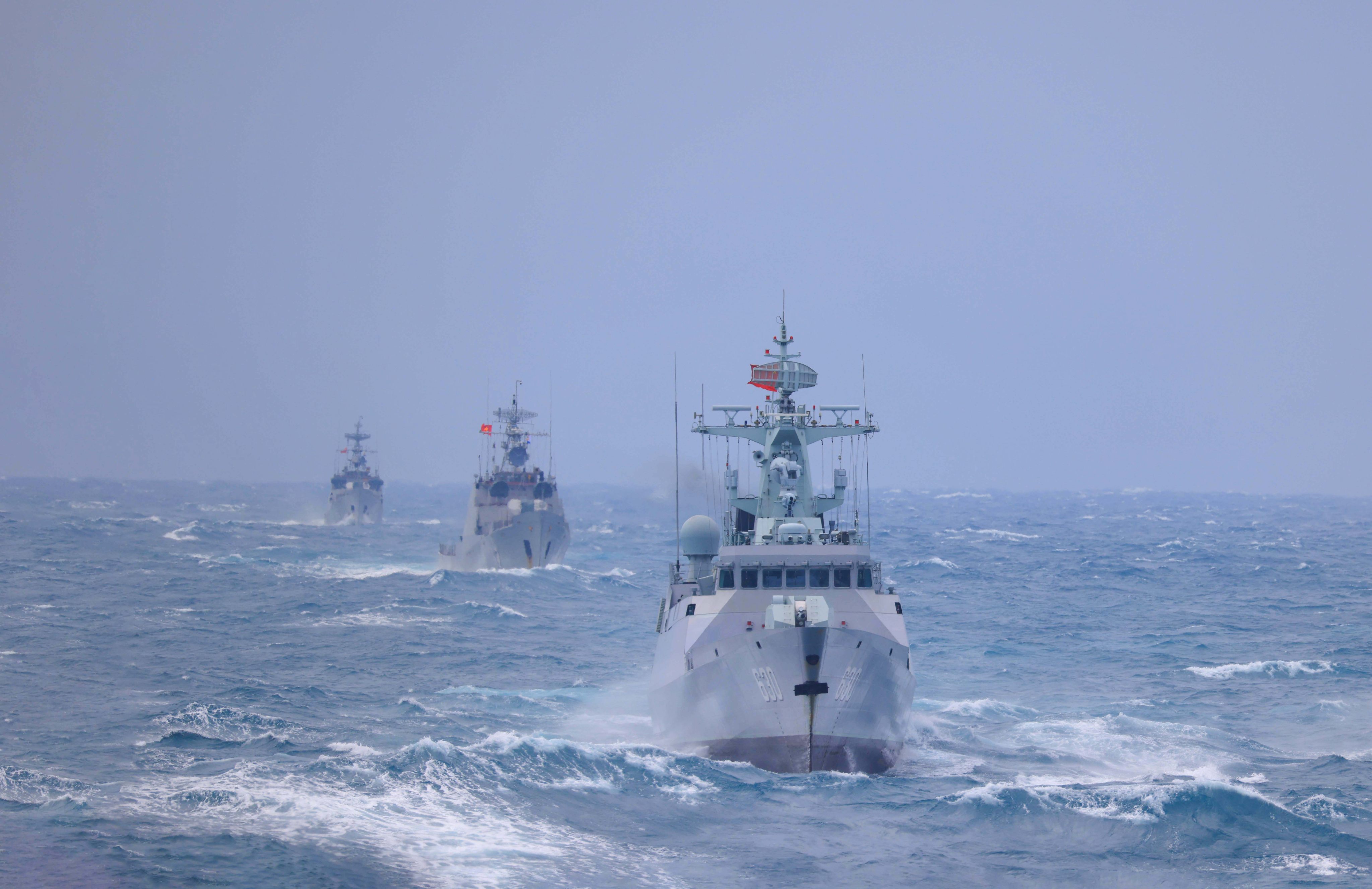 Vessels from Chinese and Vietnamese navies take part in a joint patrol in the Gulf of Tonkin in November last year. Photo: Xinhua