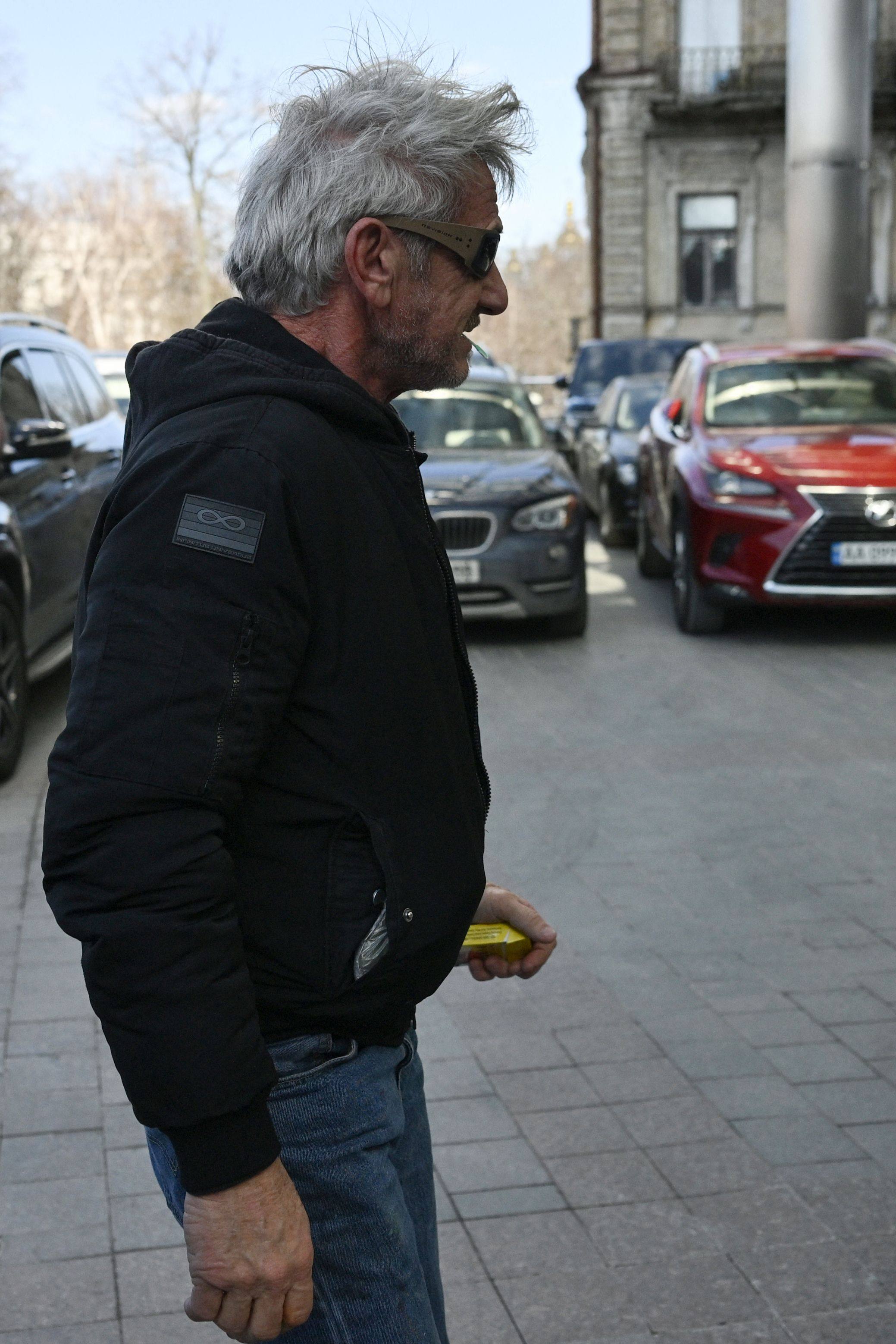 American actor Sean Penn walks down a street in Kyiv on Monday amid the Russian invasion of Ukraine. Photo: AFP