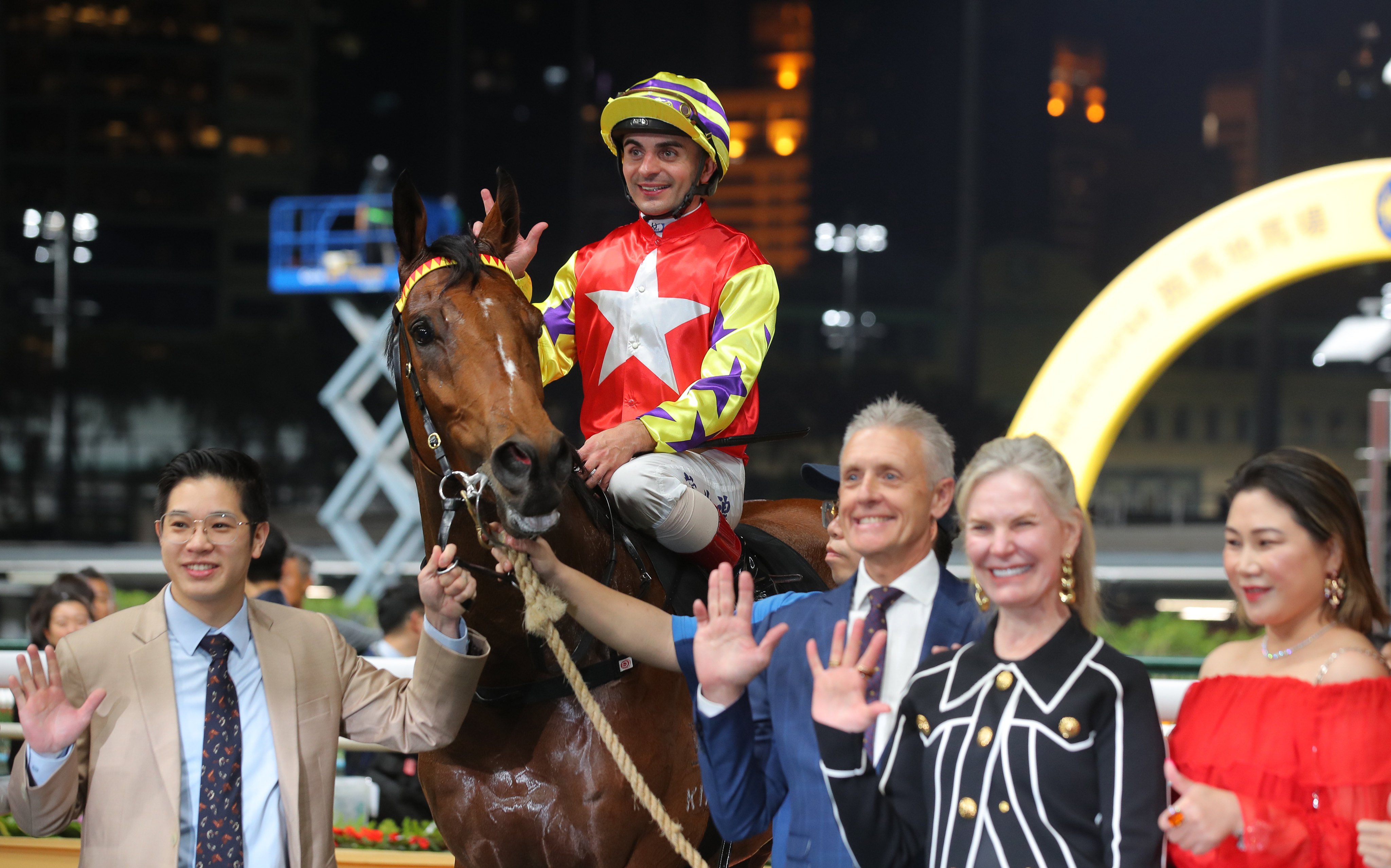 Crimson Flash brings up a five-timer for Mark Newnham. Photos: Kenneth Chan.