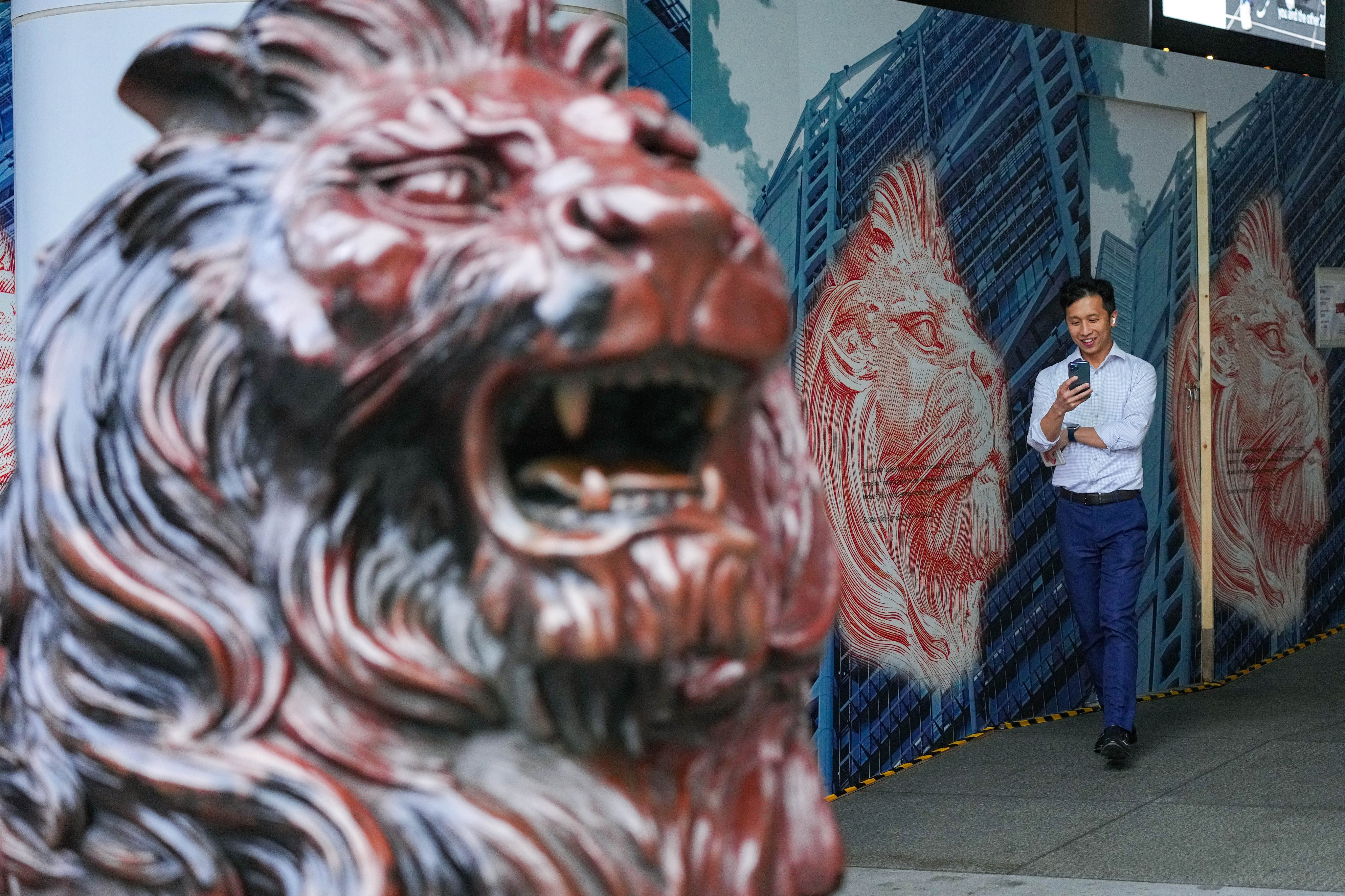 The offering comprises US$1.25 billion in five-year bonds at 6.75 per cent per year, and another US$1.25 billion in 10-year bonds at 7 per cent. Photo: Eugene Lee