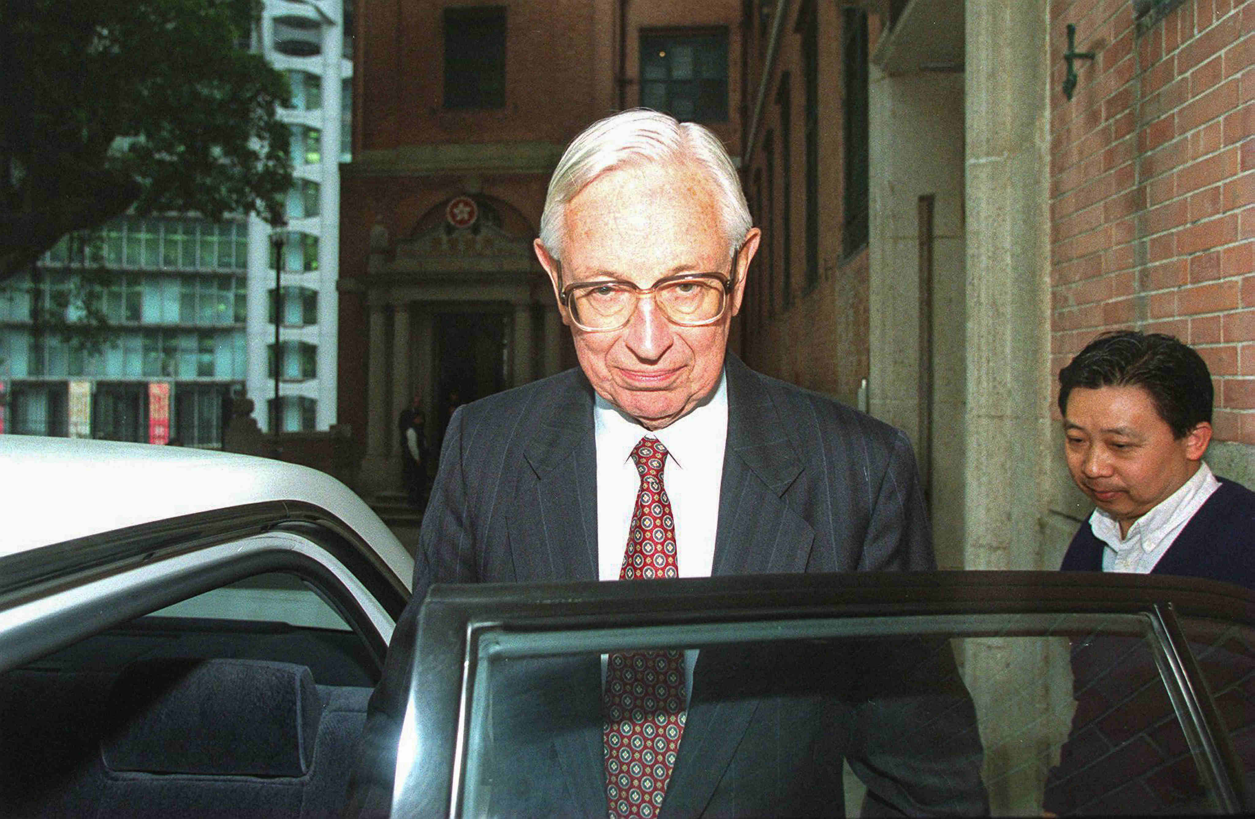 Sir Anthony Mason is seen leaving the Court of Final Appeal in 1999. Photo: SCMP