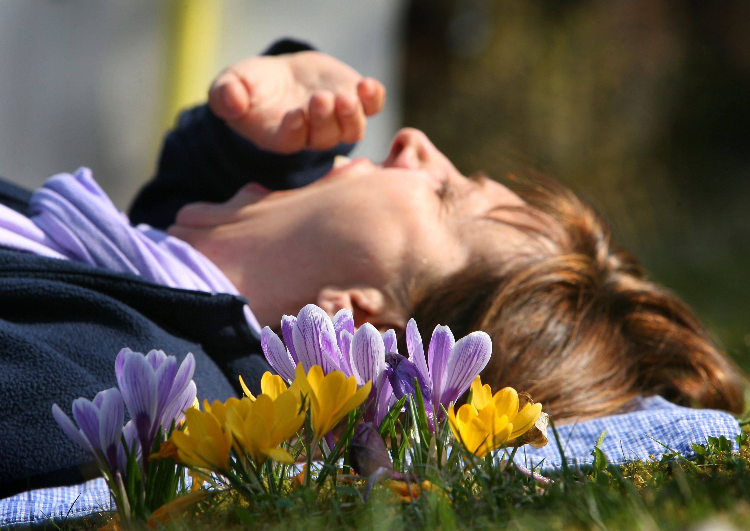 Swiss research debunks spring fatigue as a myth, revealing it’s a self-fulfilling prophecy rather than a real biological phenomenon. Photo: dpa