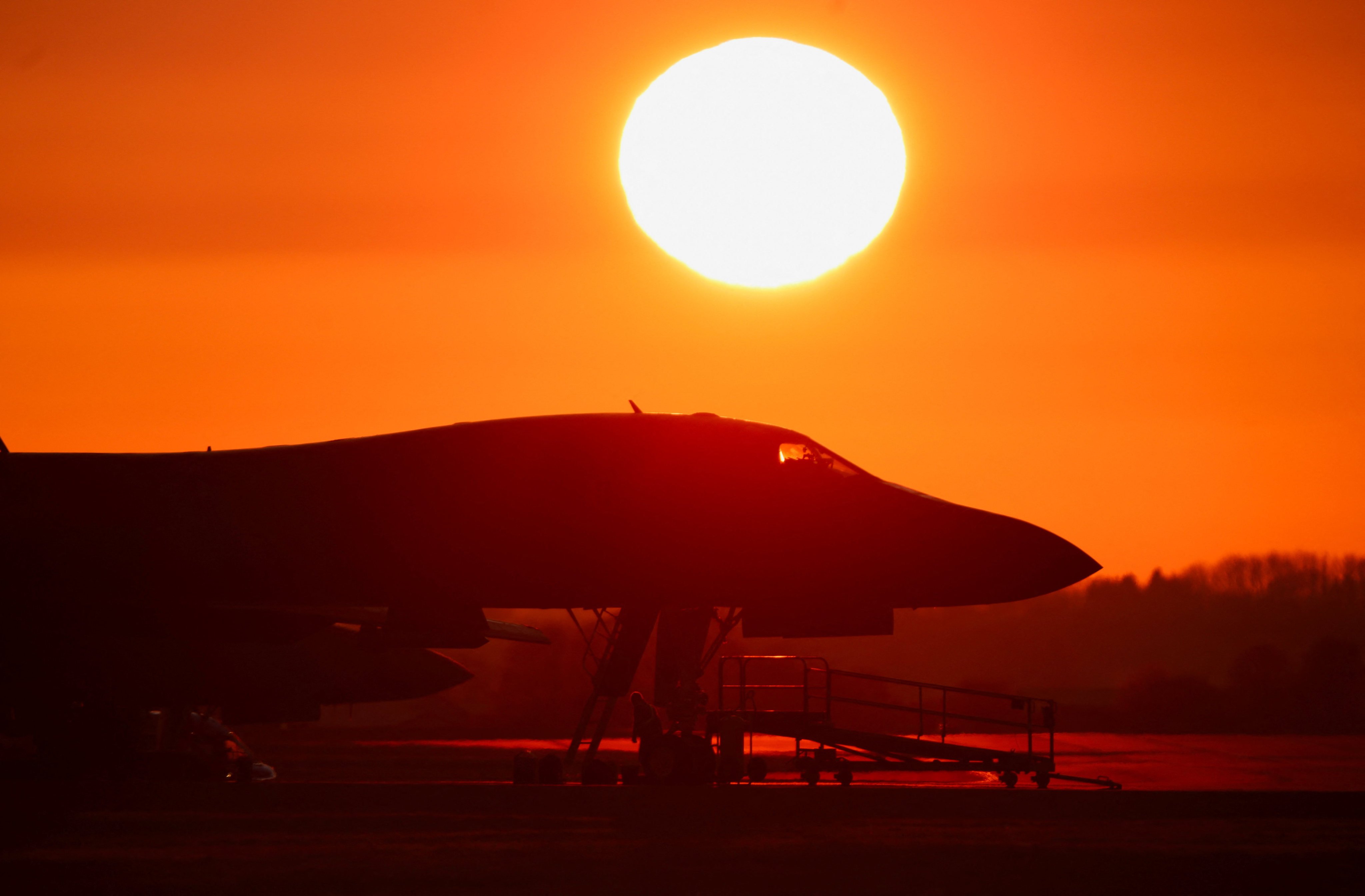 A USAF B-1 bomber at RAF Fairford airbase in Gloucestershire, Britain. Photo: Reuters