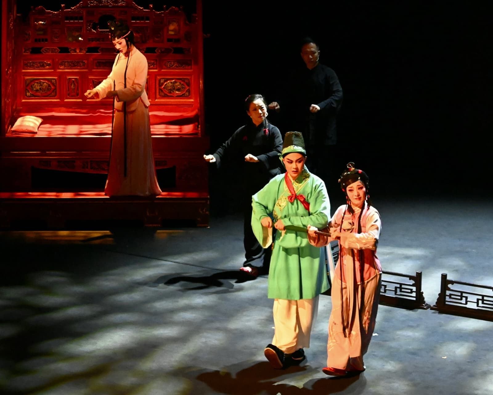 A scene from “Red Wedding Bed”, Fujian Province Liyuan Opera Inheritance Centre’s retelling of the Southern Song dynasty Chinese tale “Chen San and Wu Niang”, but with a different ending. Photo: courtesy of Hong Kong Arts Festival