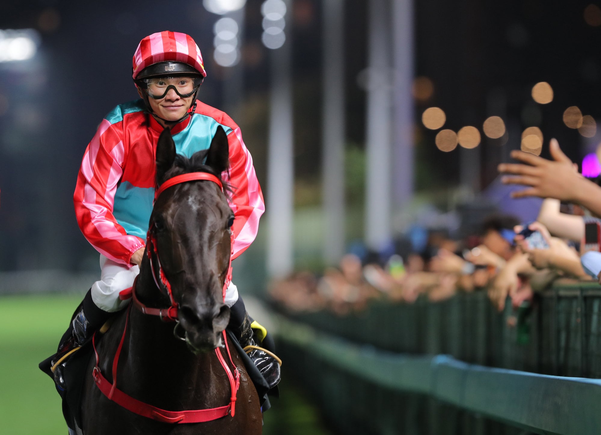 Incomparable handed Jerry Chau the first match of the two Valleys.