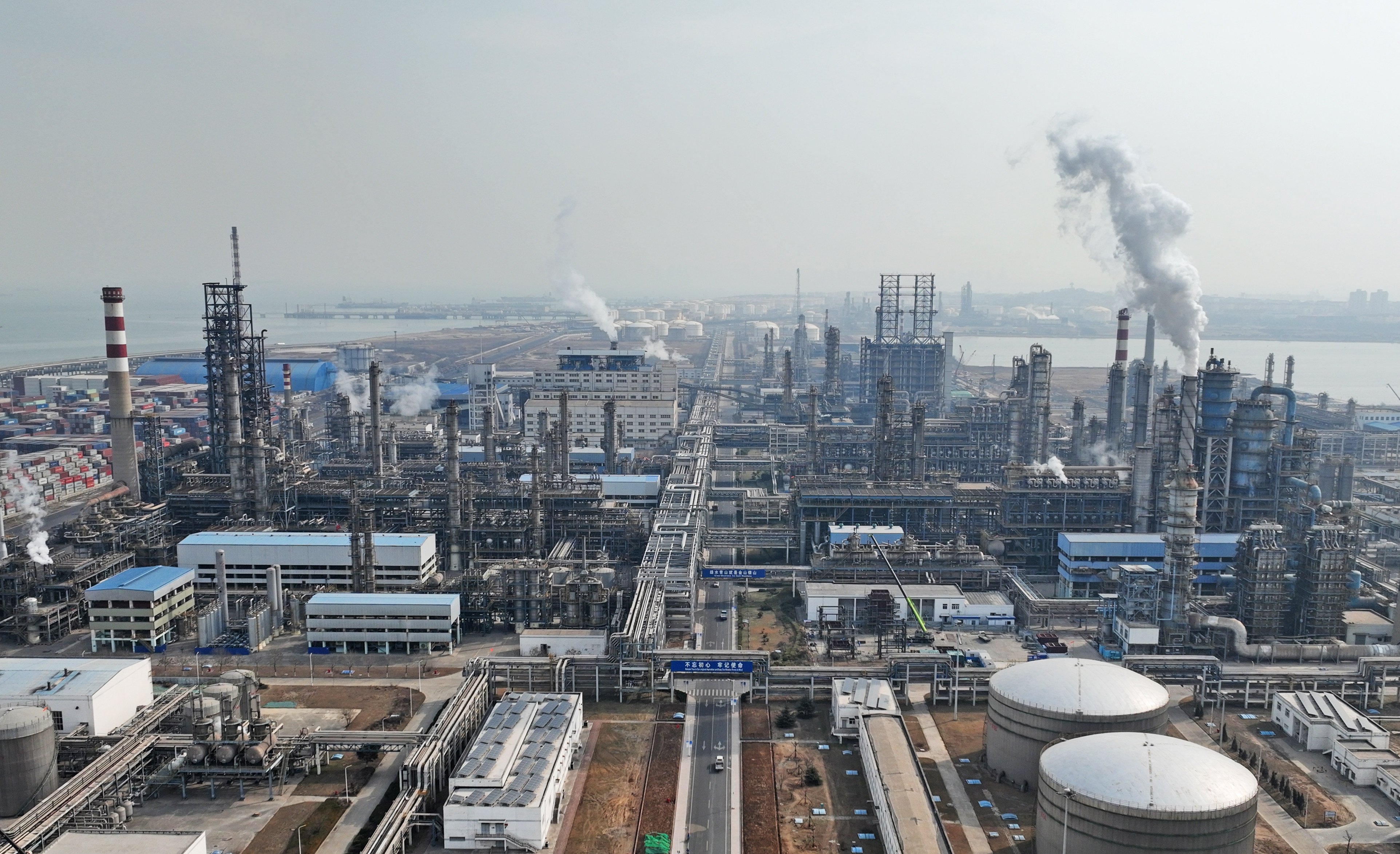 The US-Israel war on Iran could reduce demand for fuel in Southeast Asia, indirectly hurting Chinese oil refineries. Photo: Getty Images