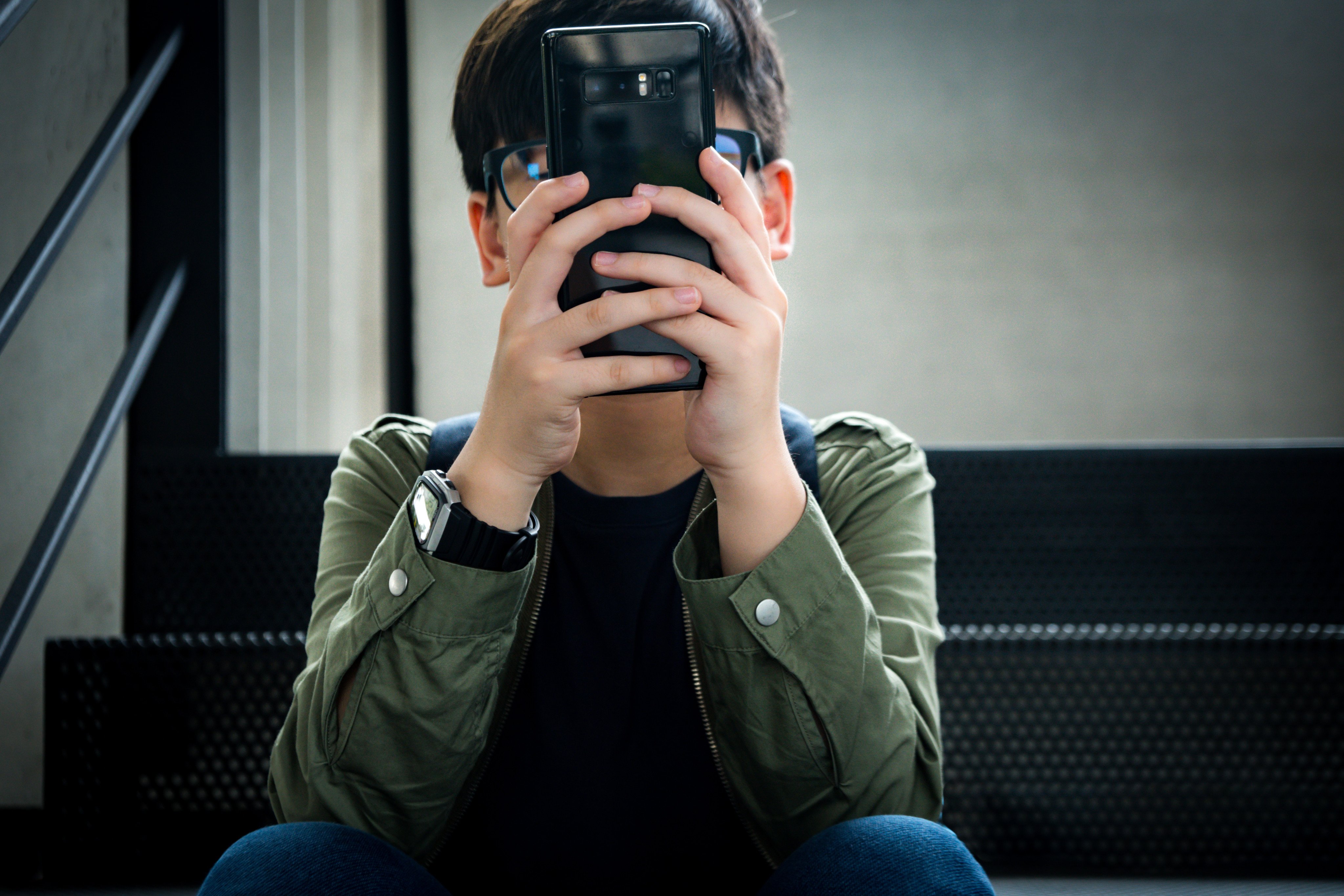 How old were you when you got a smartphone? Photo: Shutterstock