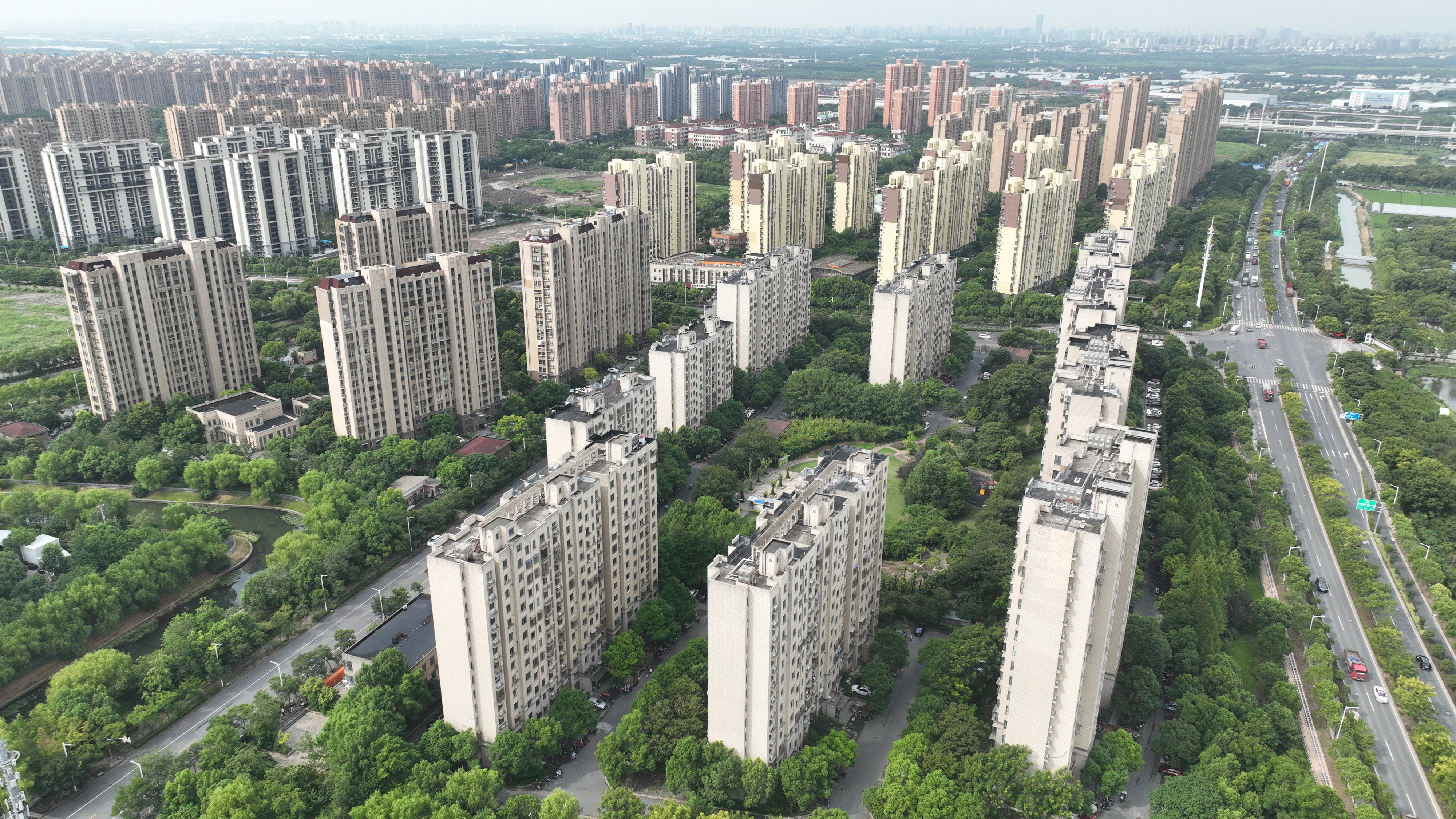 In Shanghai, about 22,000 second-hand homes changed hands between March 1 and 23, up 170 per cent from the same period a month earlier. Photo: Getty Images