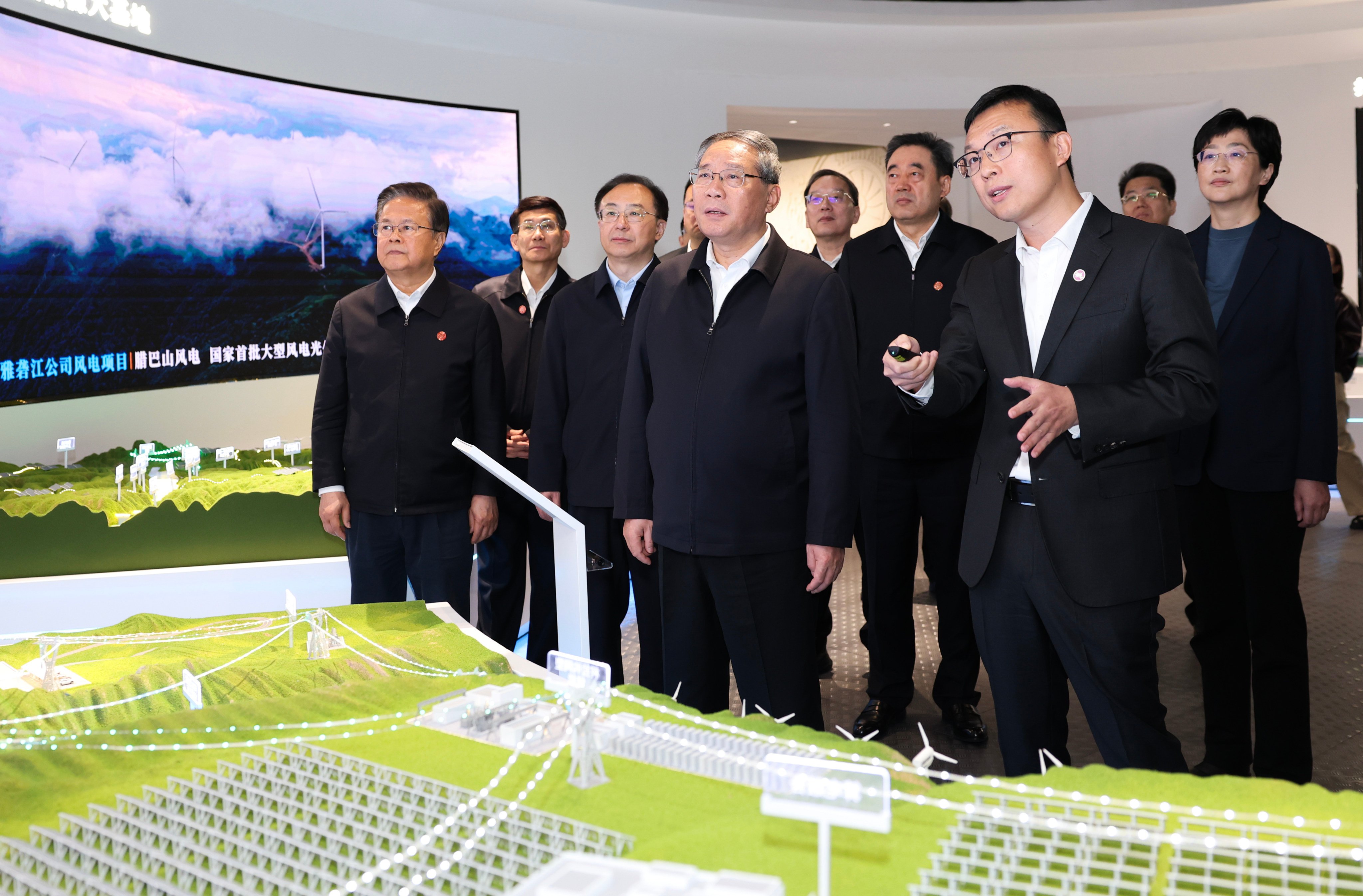 Premier Li Qiang learns about the development of a new energy power base in southwest China’s Sichuan province, on Tuesday. Photo: Xinhua