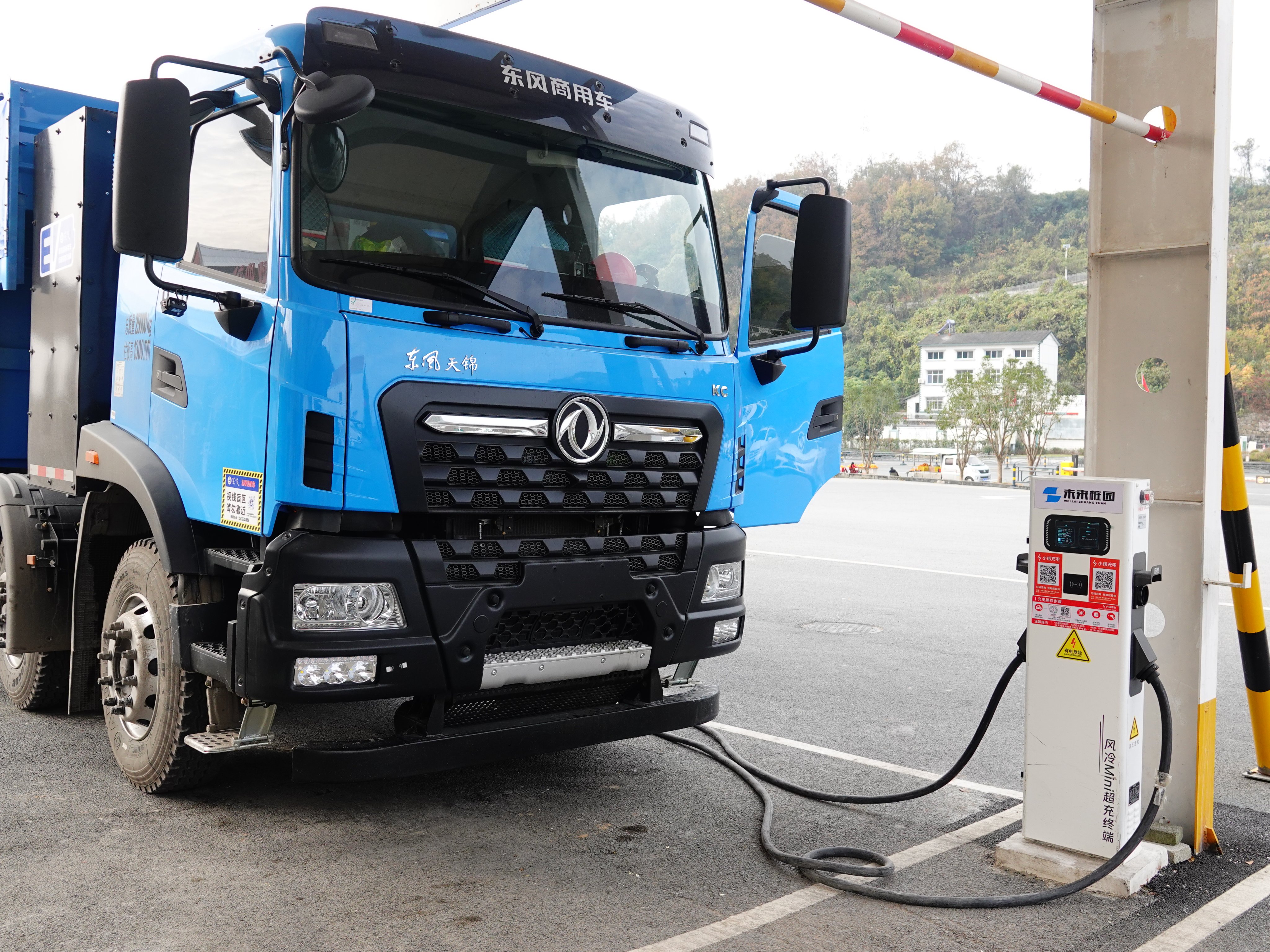 An electric truck at a supercharging station in Yichang, in China’s central Hubei province. Photo: NurPhoto via Getty Images