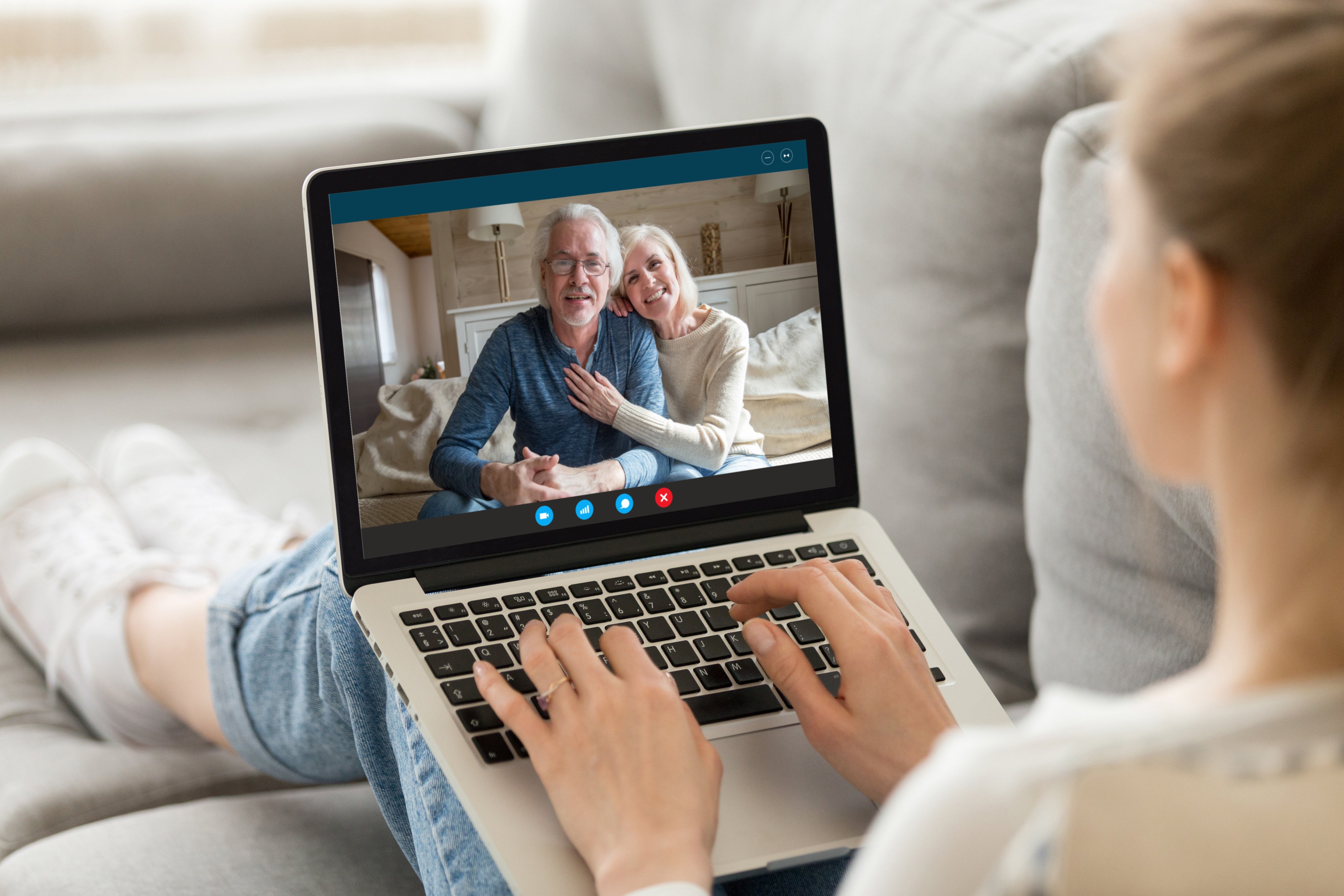 While young people who are addicted to screens can suffer from “digital dementia”, evidence suggests that internet use can actually be good for the brains of older people. Photo: Shutterstock
