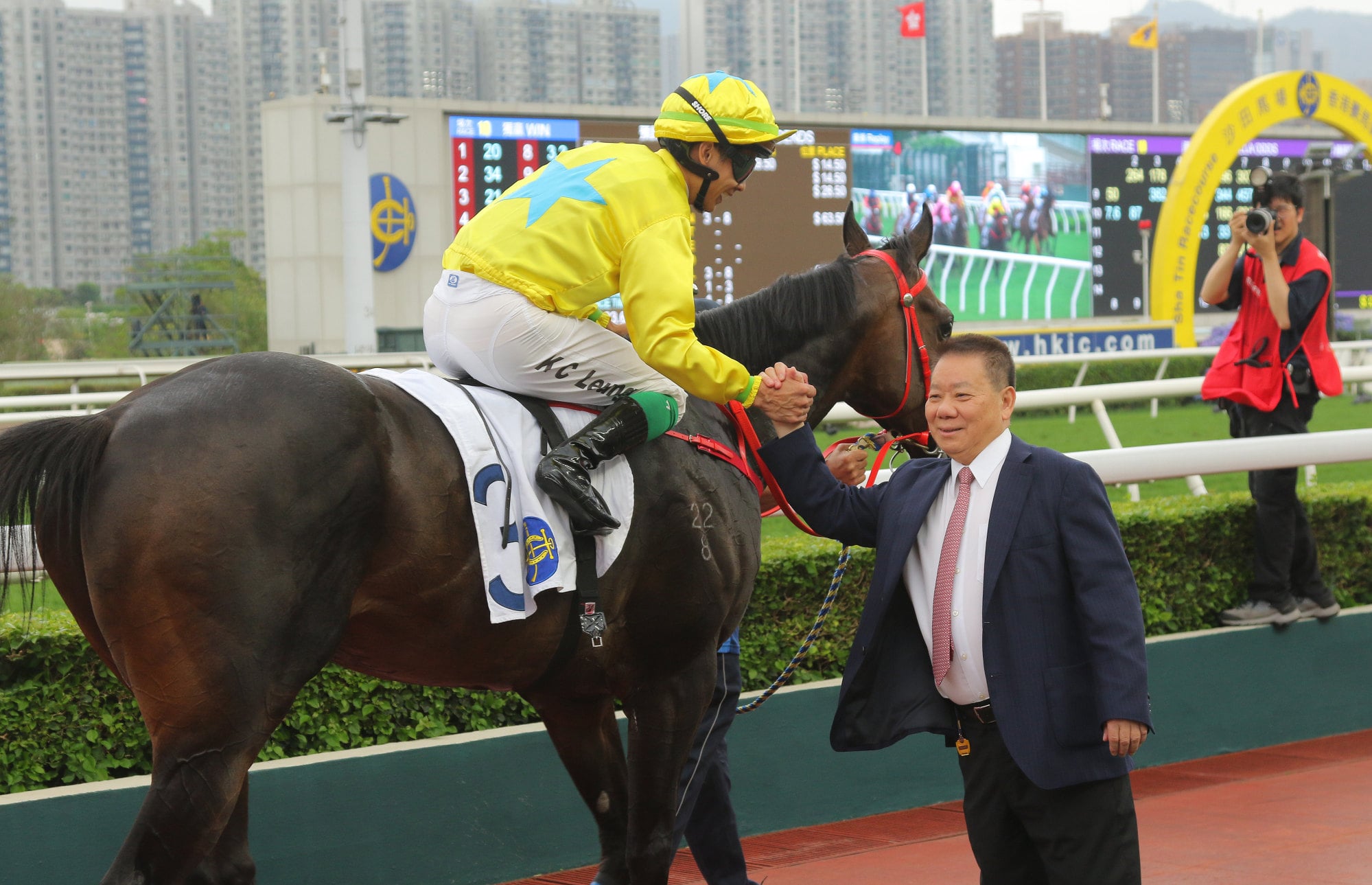 Manfred Man welcomes back Lucky Sweynesse. Manfred Man welcomes back Lucky Sweynesse.