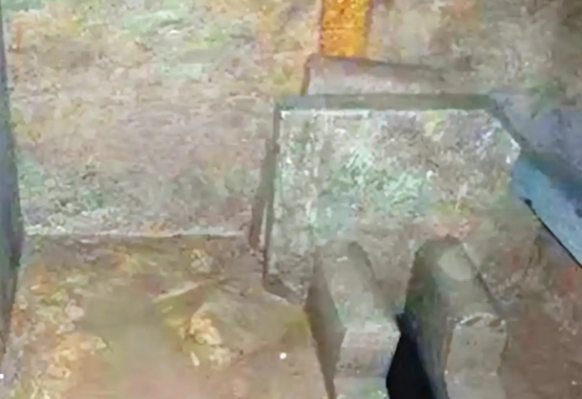 For the average person, public toilets were rudimentary and overcrowded, with some streets temporarily transformed into open-air latrines. Photo: Baidu For the average person, public toilets were rudimentary and overcrowded, with some streets temporarily transformed into open-air latrines. Photo: Baidu