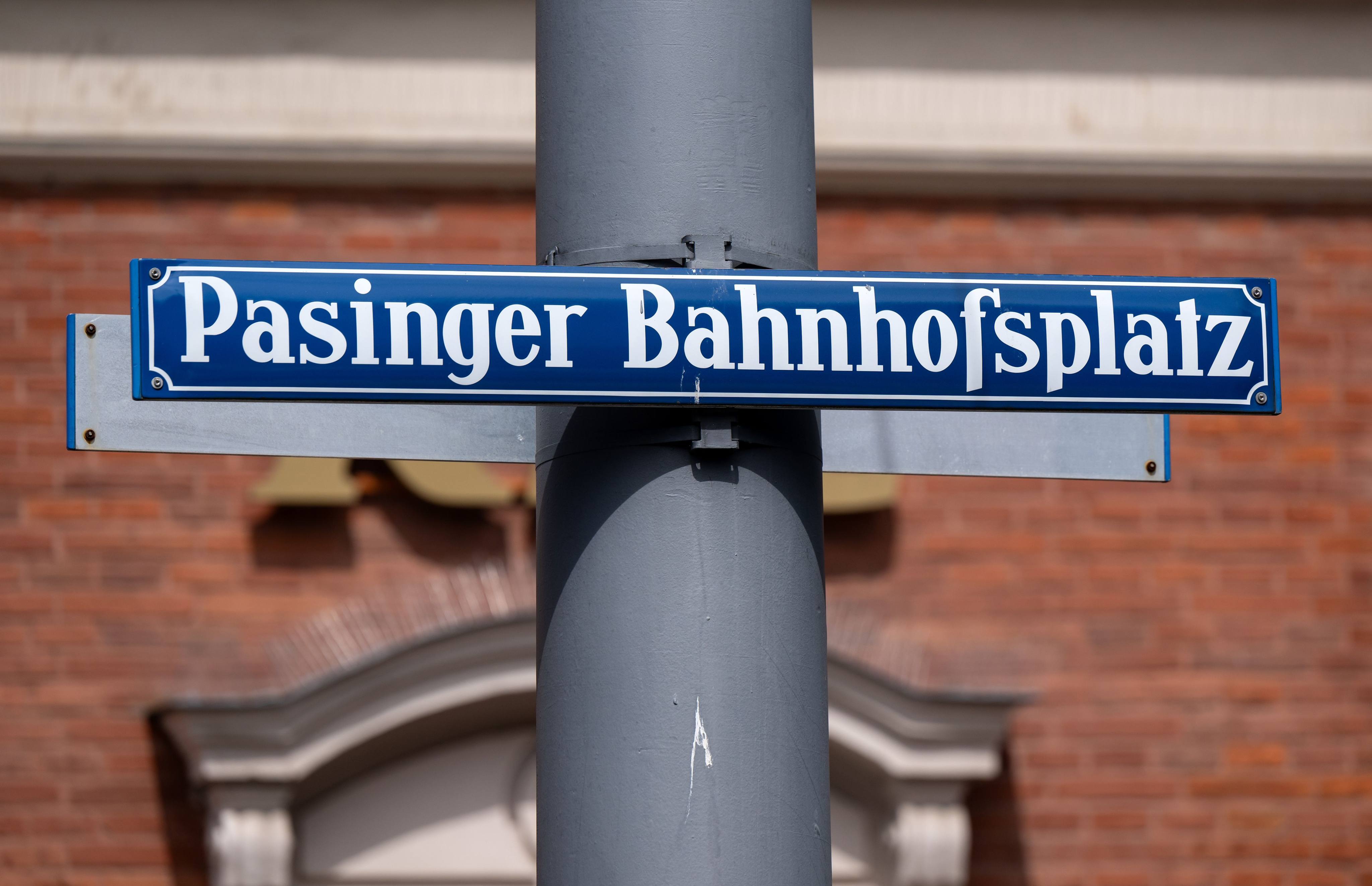 A sign in front of the Munich-Pasing train station. Photo: dpa