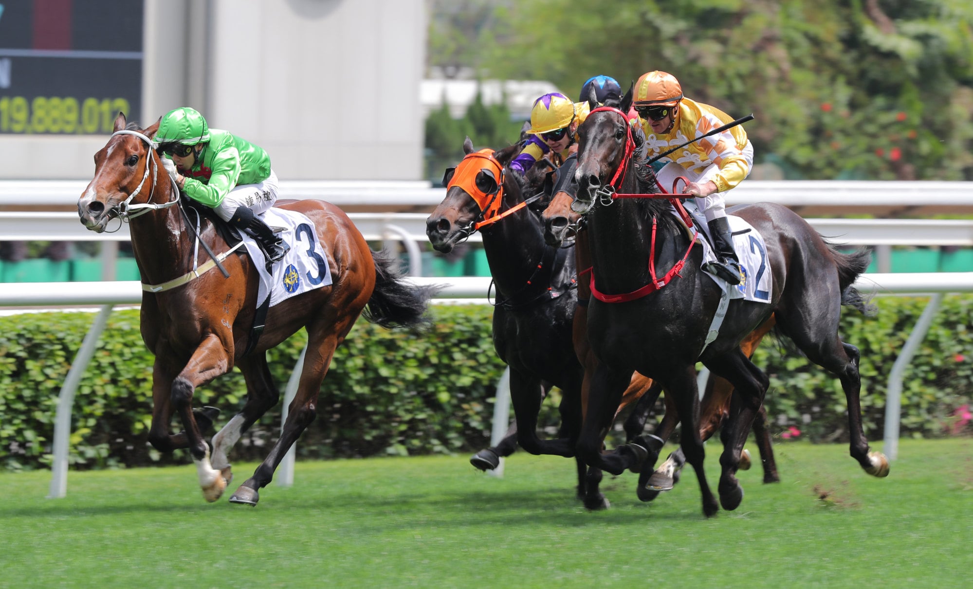 Crossborderpegasus (right) wins by one stroke at Sha Tin back in May.