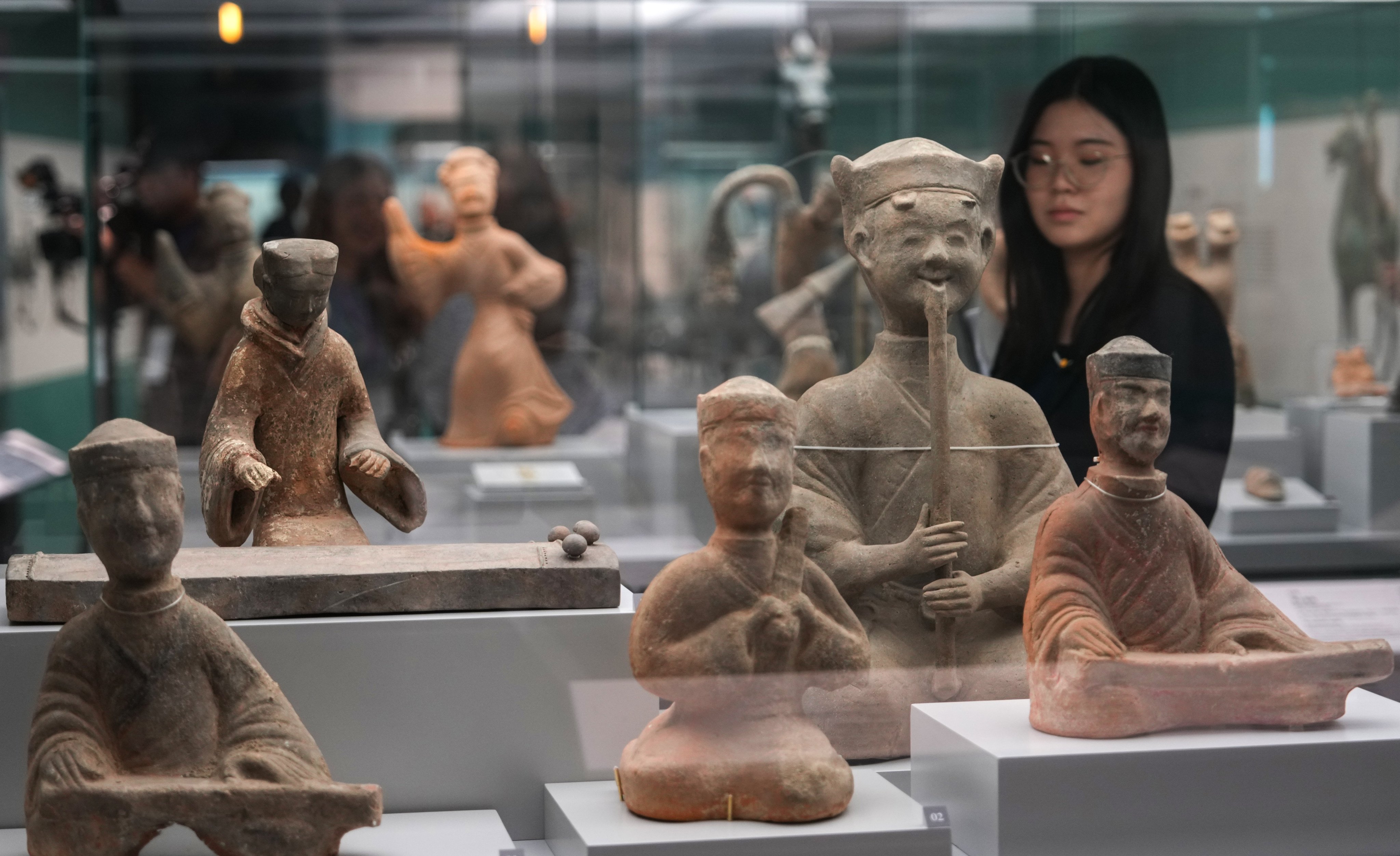 Han dynasty pottery at “The Majestic Han: A Golden Age of Vigour and Cultural Integration” exhibition at the Hong Kong Heritage Discovery Centre in Tsim Sha Tsui. Photo: Sam Tsang